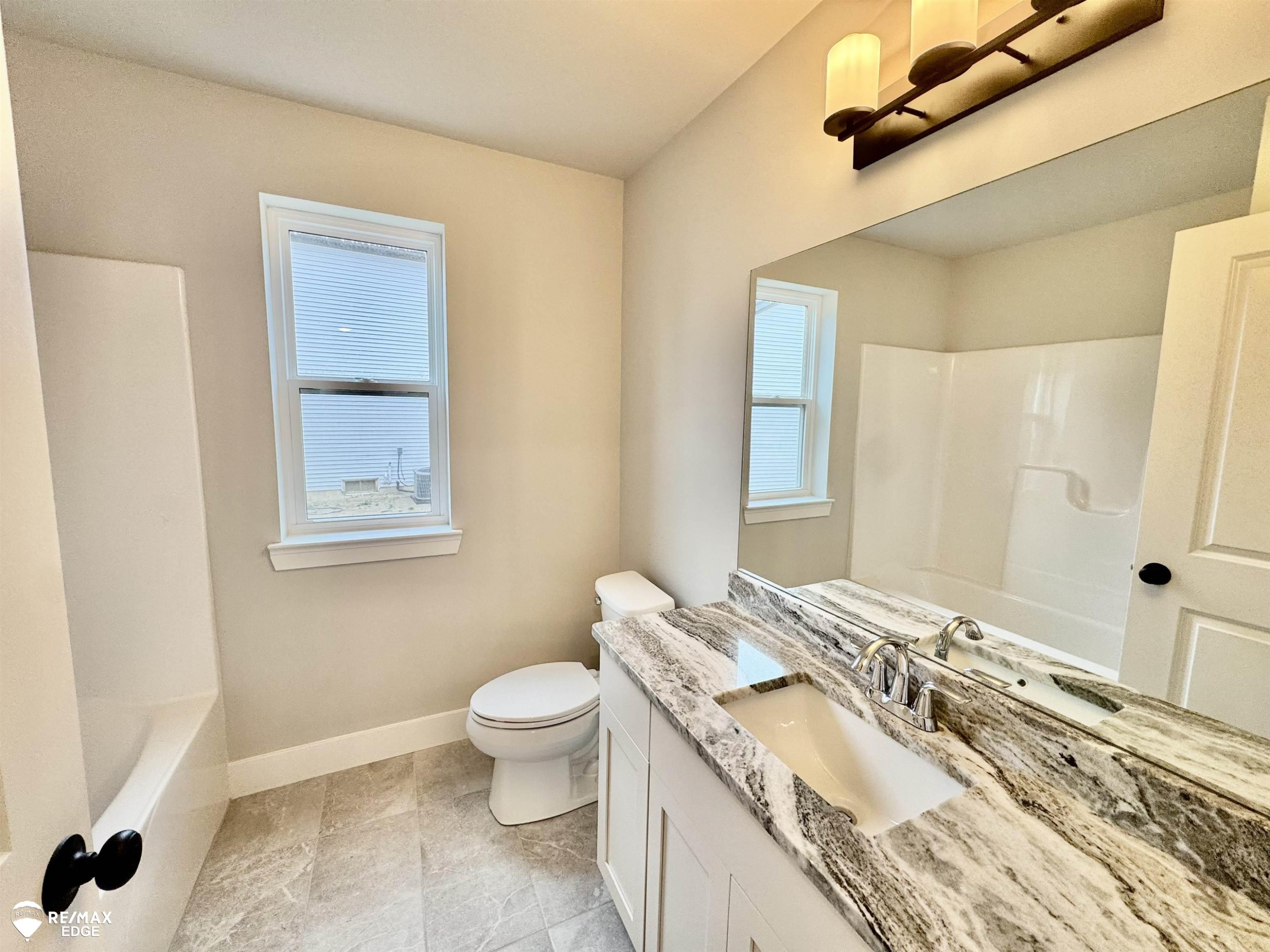 8323 Peninsula Circle, Grand Blanc, MI 48439 — Photo 10