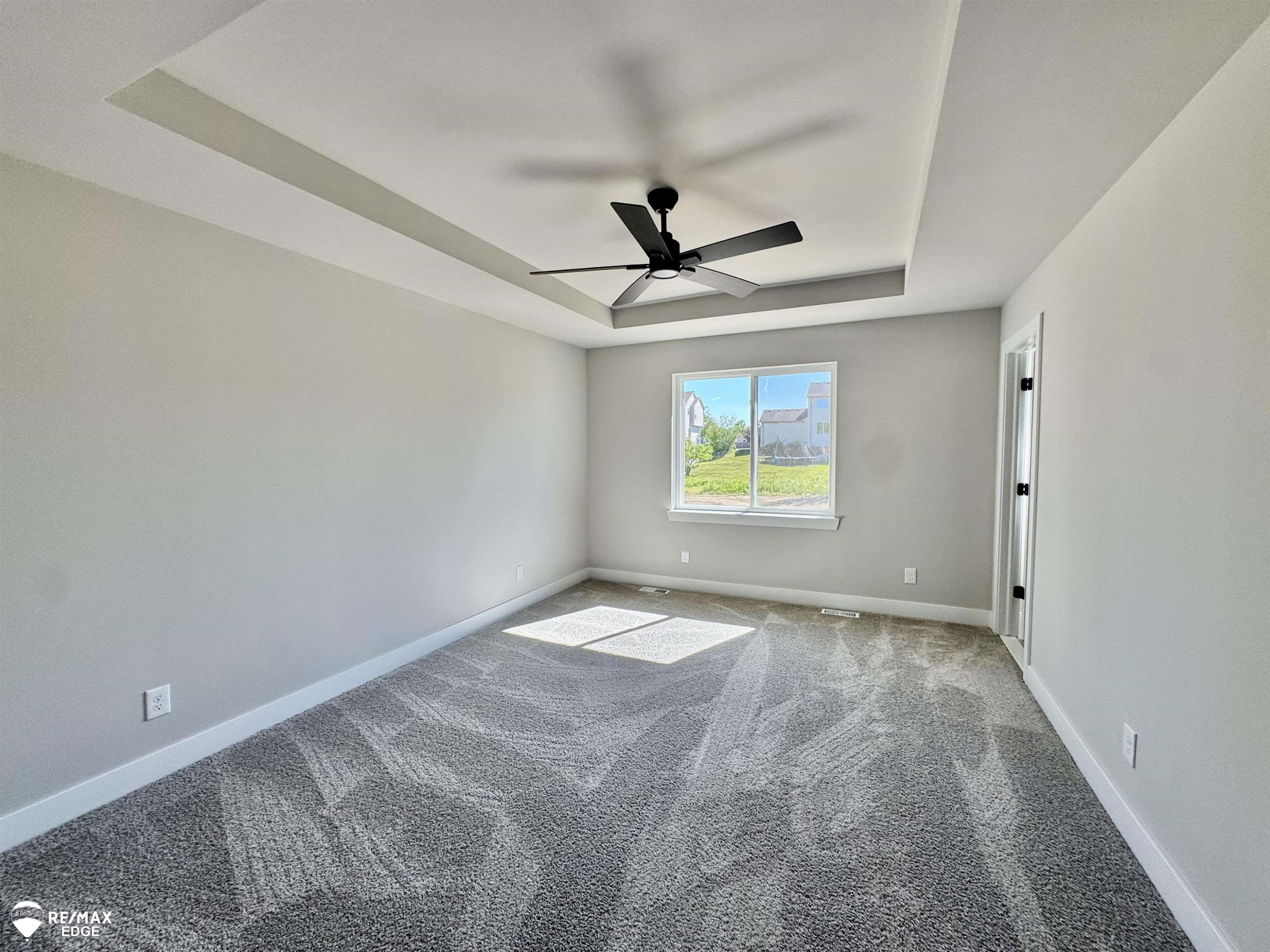 8323 Peninsula Circle, Grand Blanc, MI 48439 — Photo 11