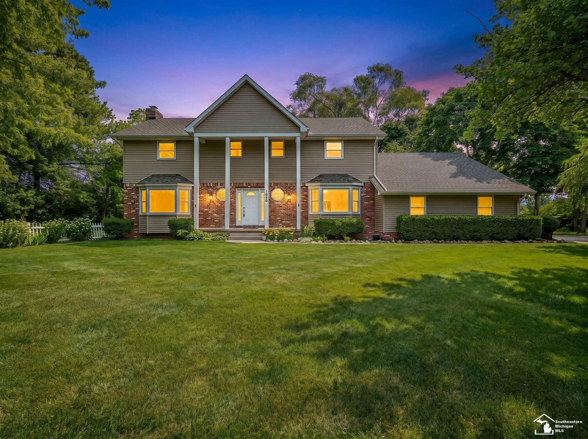 1060 Hollywood Drive, Monroe, MI 48162