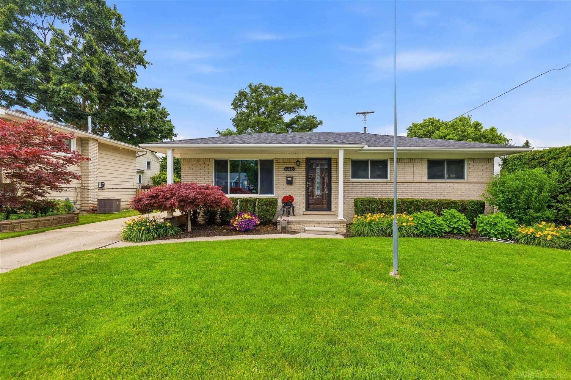68435 Oak Street, Richmond, MI 48062 — front exterior