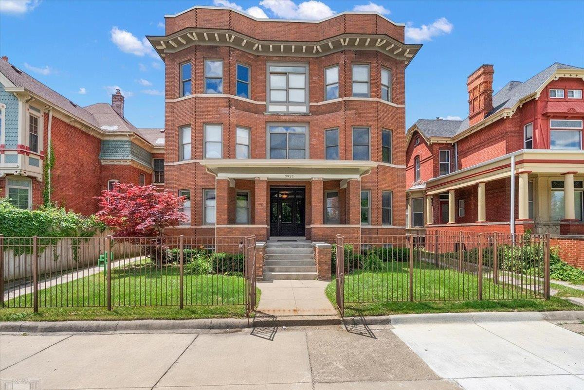 3933 Trumbull Street - Photo 4