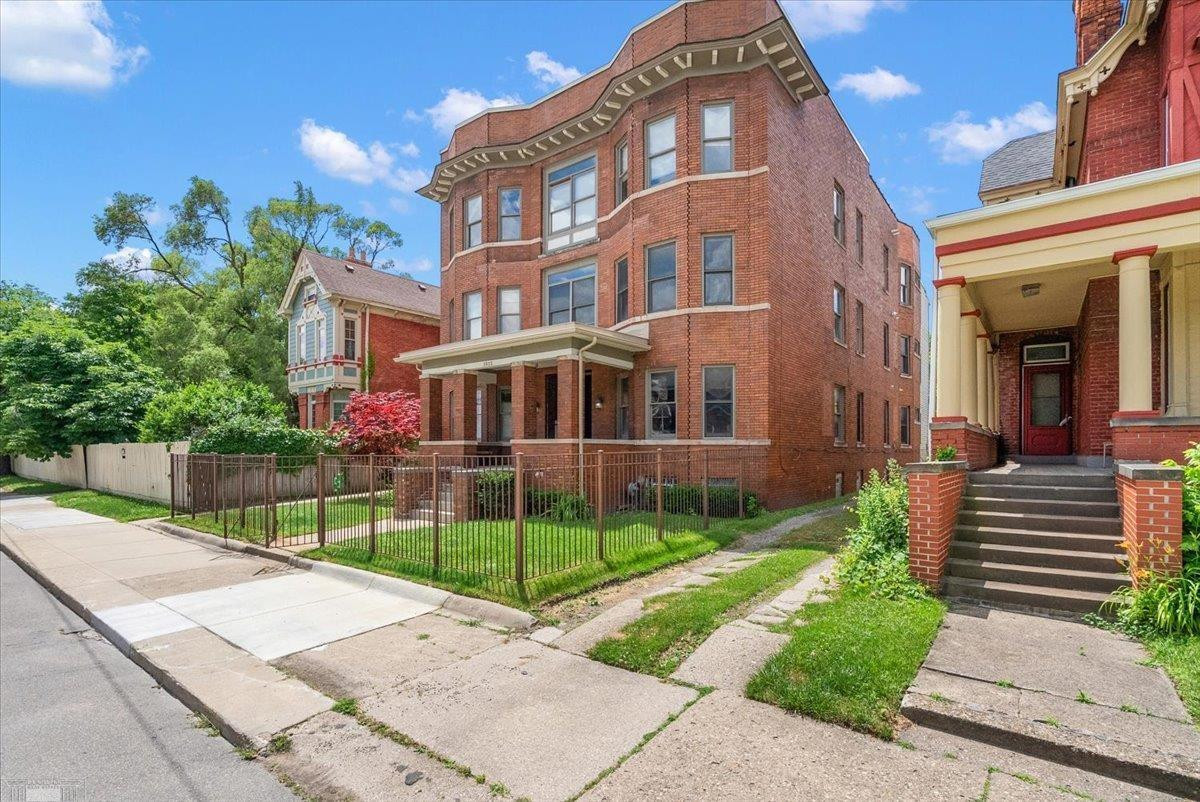 3933 Trumbull Street - Photo 5