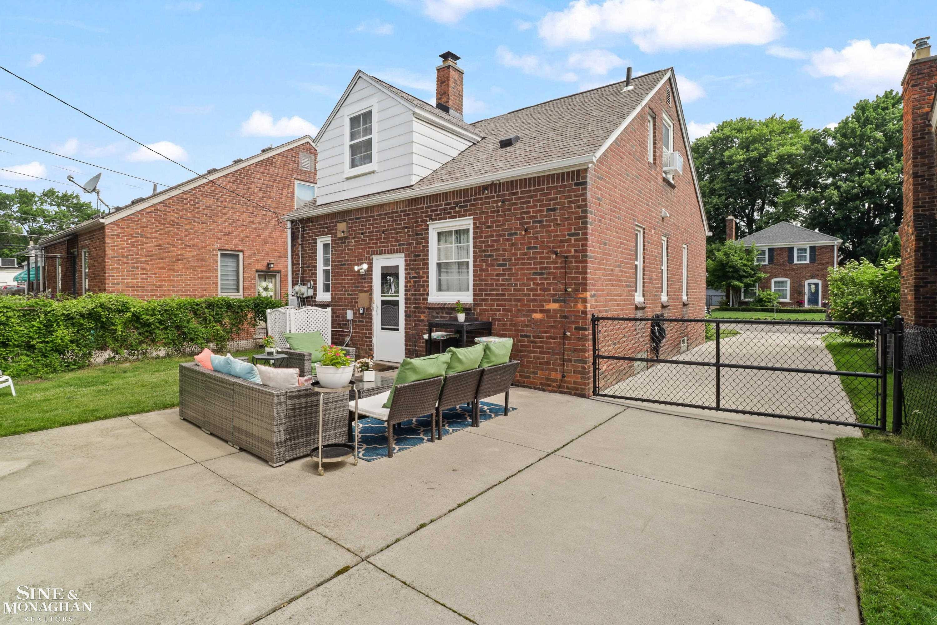475 Touraine Road, Grosse Pointe Farms, MI 48236 — Photo 33