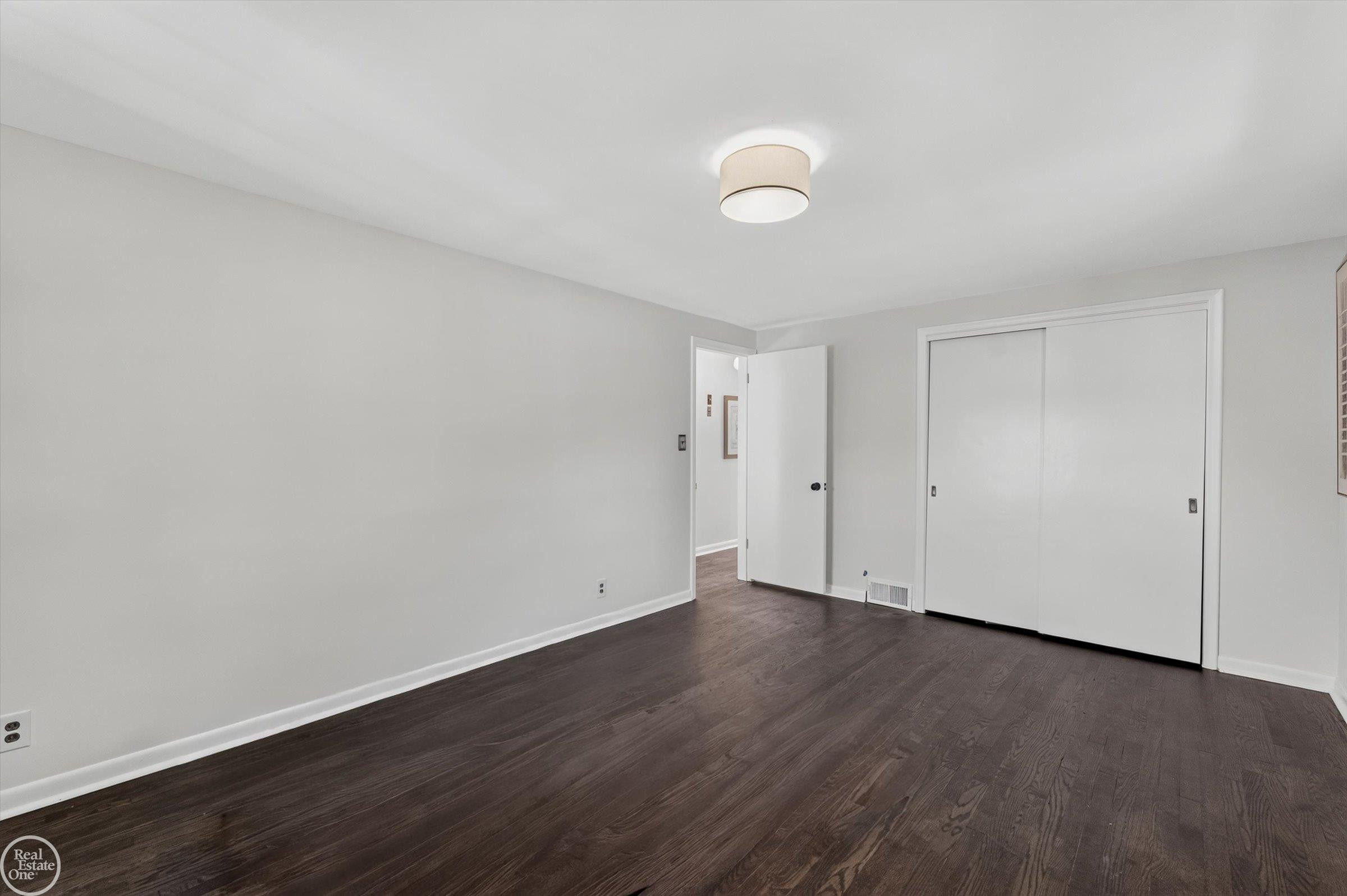 699 N Esplanade Street, Mount Clemens, MI 48043 — Photo 18