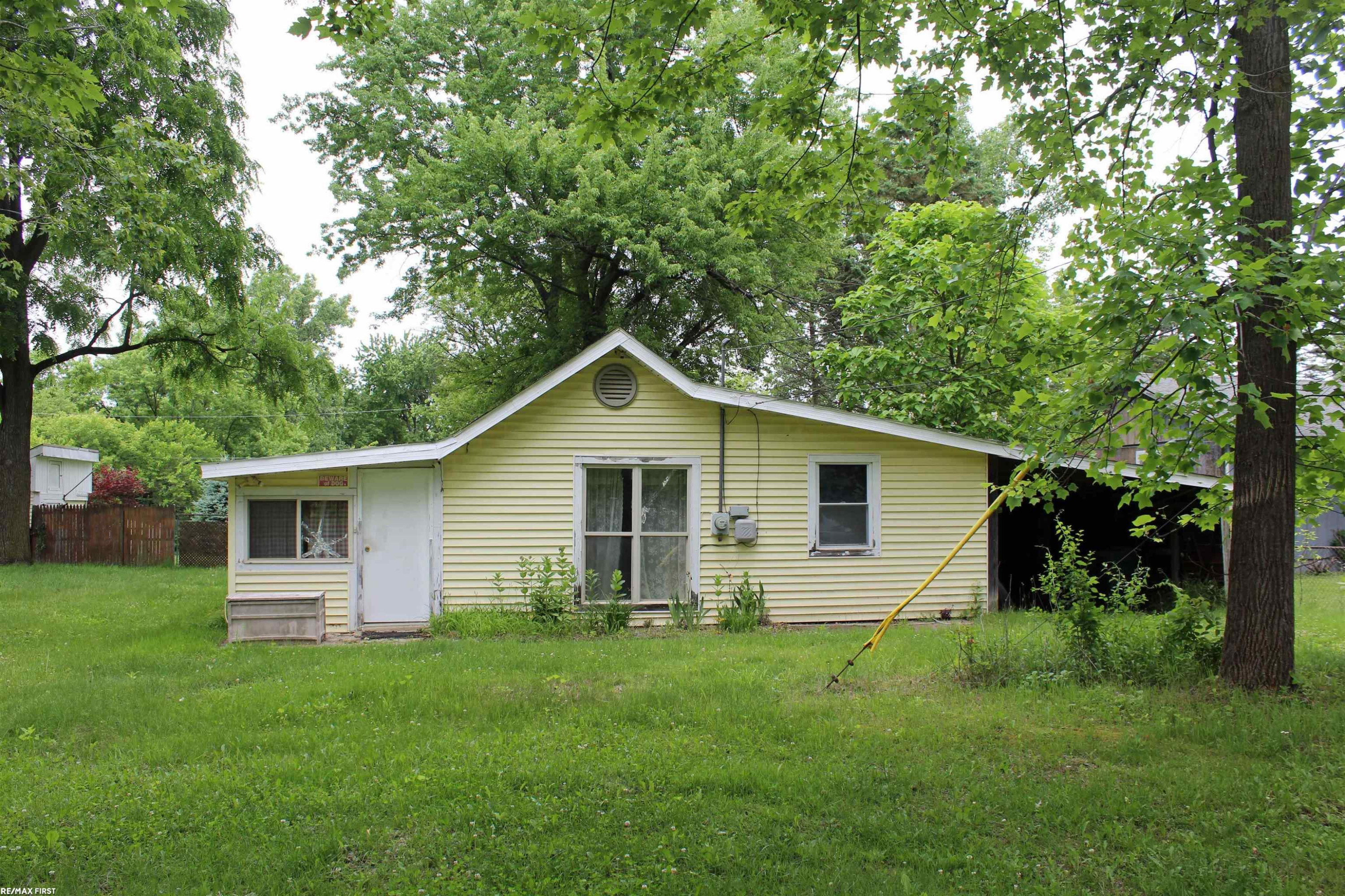 4954 Whipple Lake Rd Street, Clarkston, MI 48348 — front exterior
