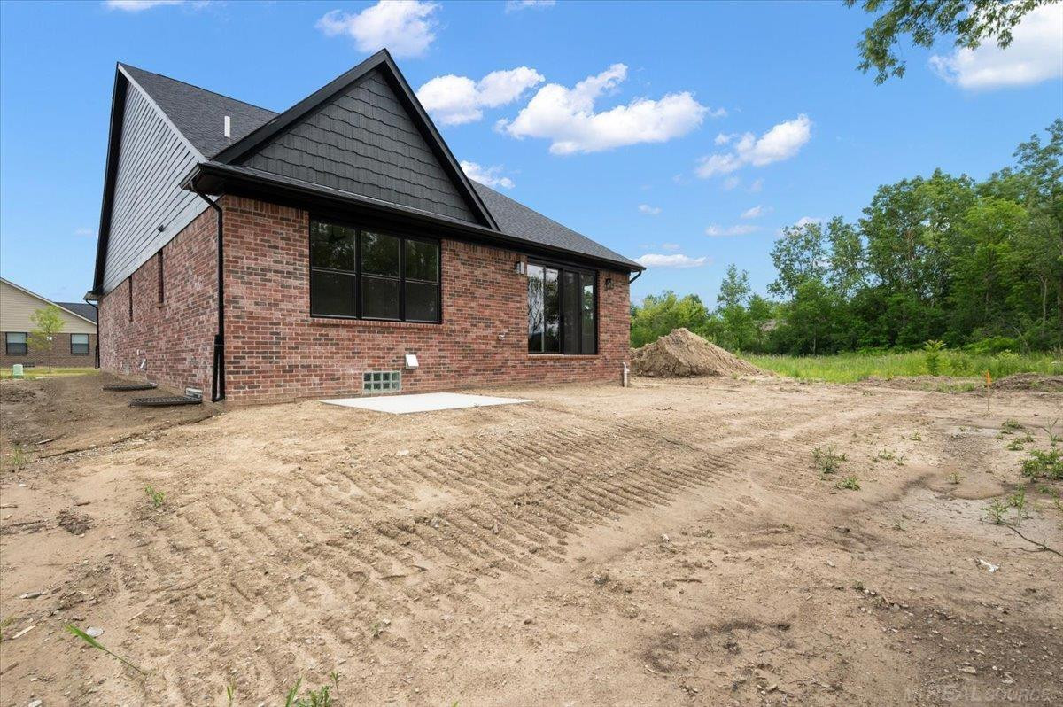 5854 Everton Court, Troy, MI 48085 — Photo 10