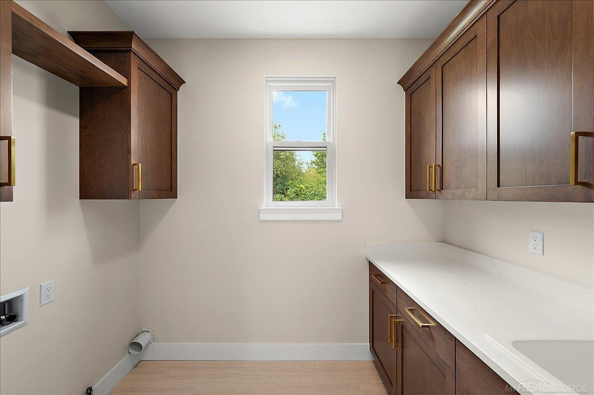 5854 Everton Court, Troy, MI 48085 — Photo 32