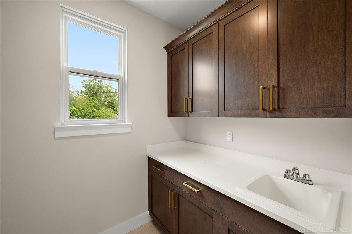 5854 Everton Court, Troy, MI 48085 — Photo 33