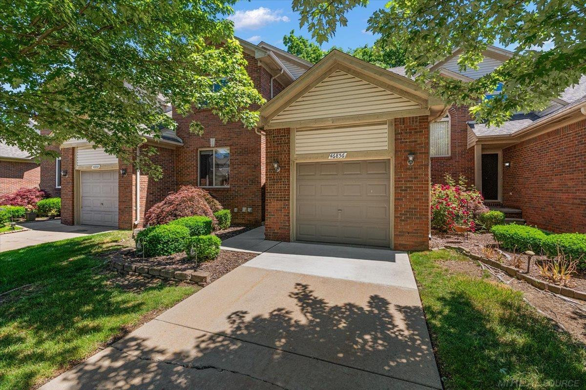 46856 Jewel Drive, MI 48044 — Photo 2