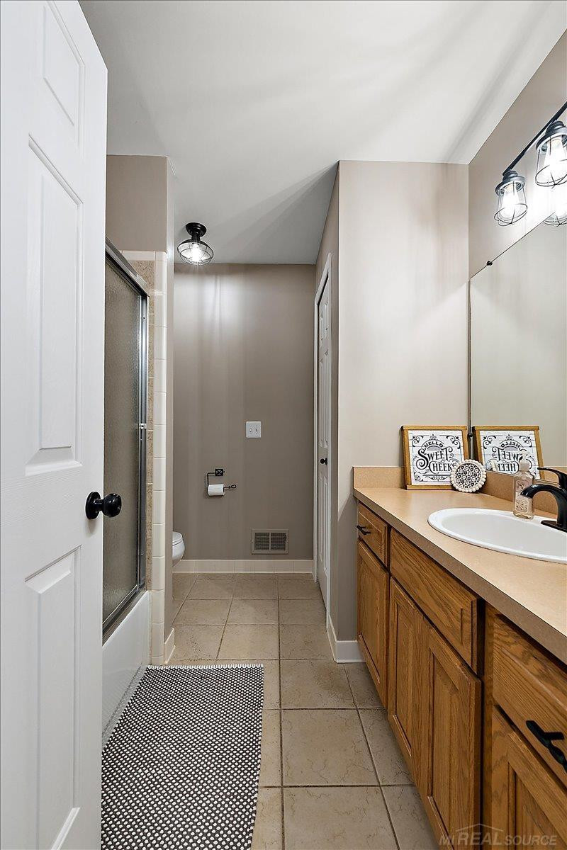 46856 Jewel Drive, MI 48044 — Photo 23