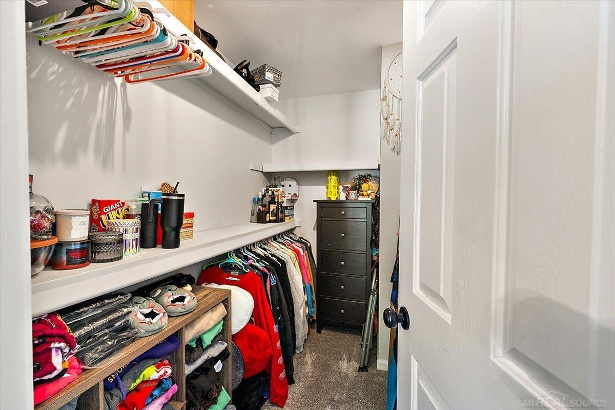 46856 Jewel Drive, MI 48044 — Photo 32