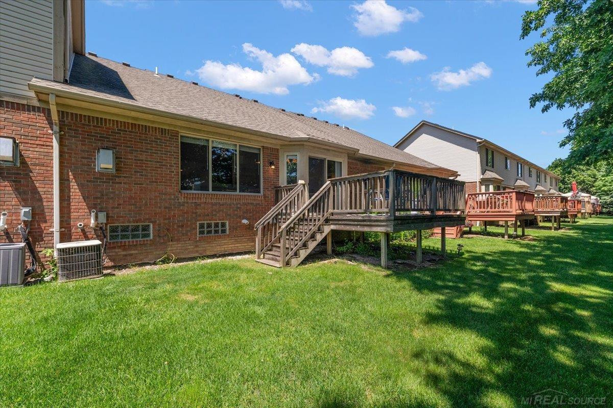 46856 Jewel Drive, MI 48044 — Photo 35