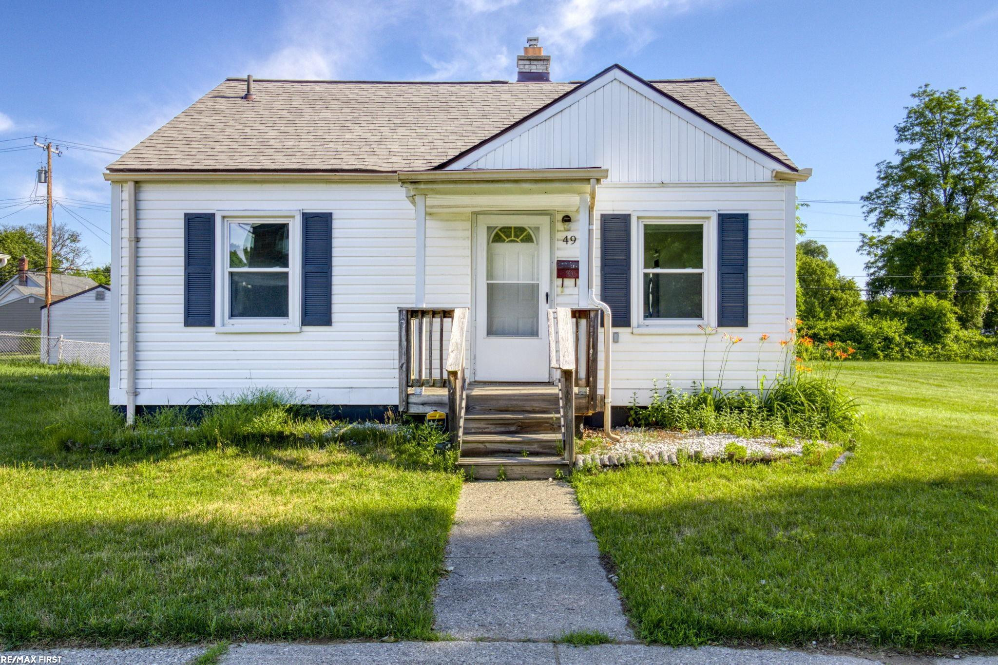 49 Fessenden St Street, Mount Clemens, MI 48043 — front exterior