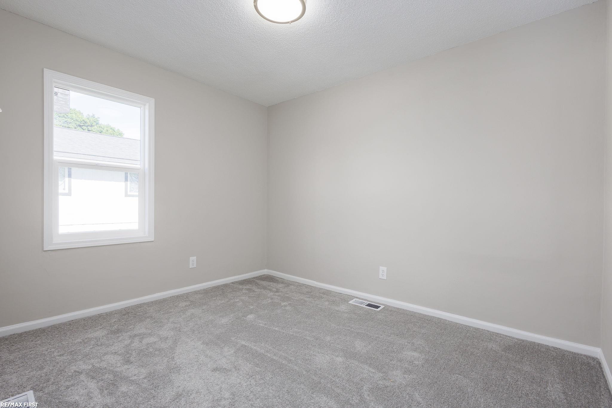 49 Fessenden St Street, Mount Clemens, MI 48043 — Photo 15