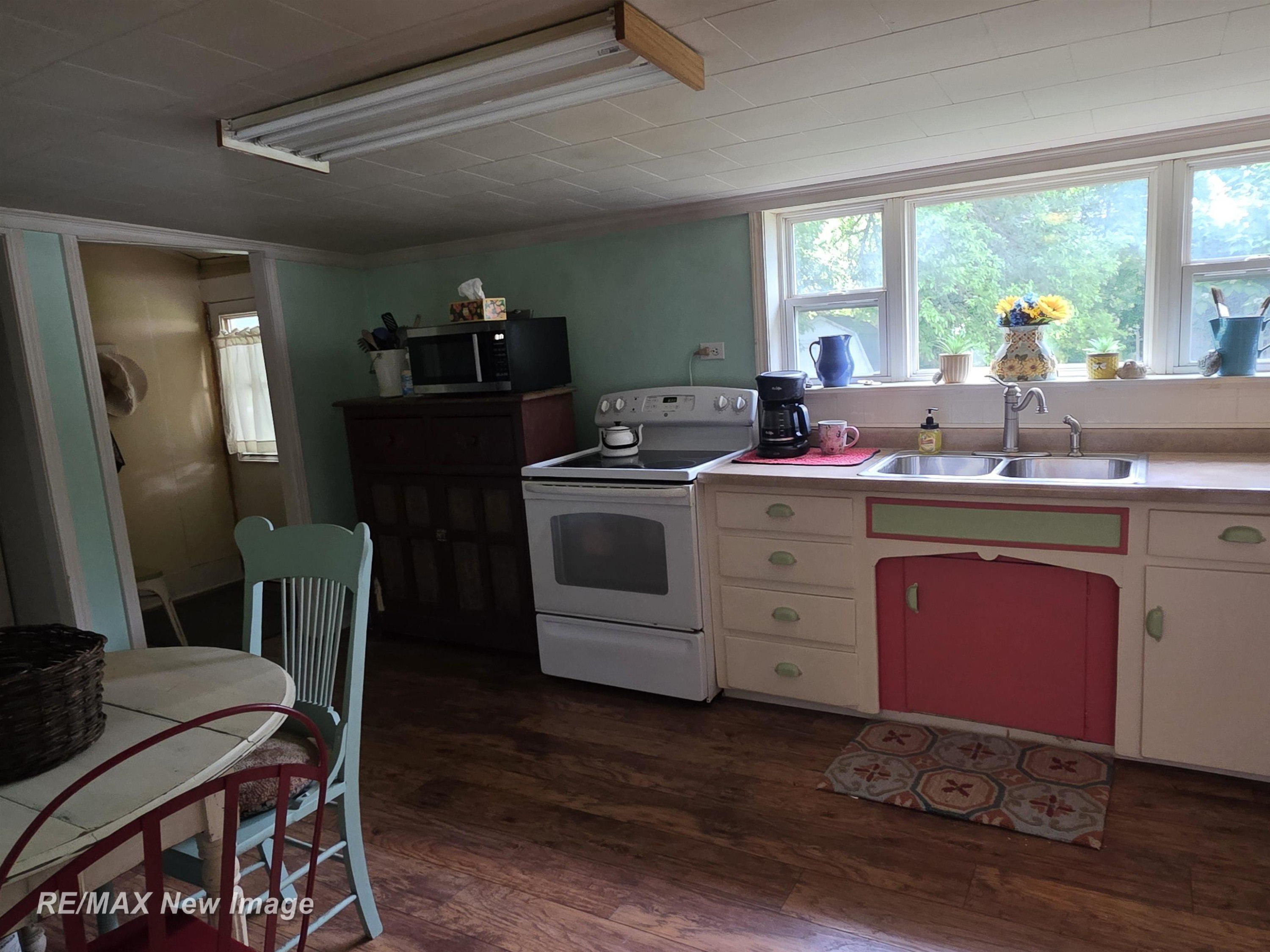 218 Lincoln Street, Chesaning, MI 48616 — Photo 7
