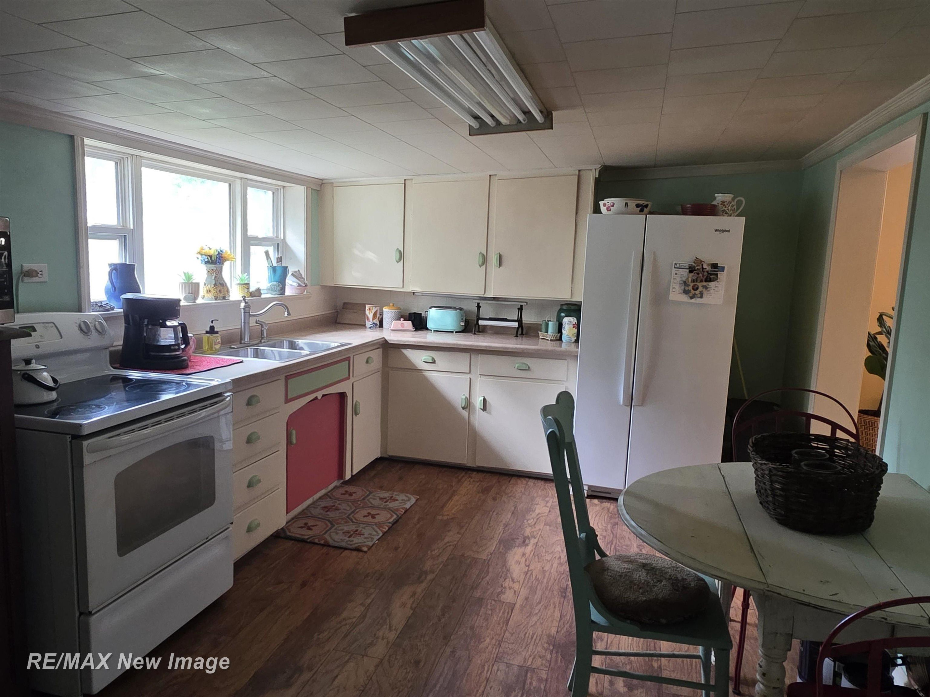 218 Lincoln Street, Chesaning, MI 48616 — Photo 8