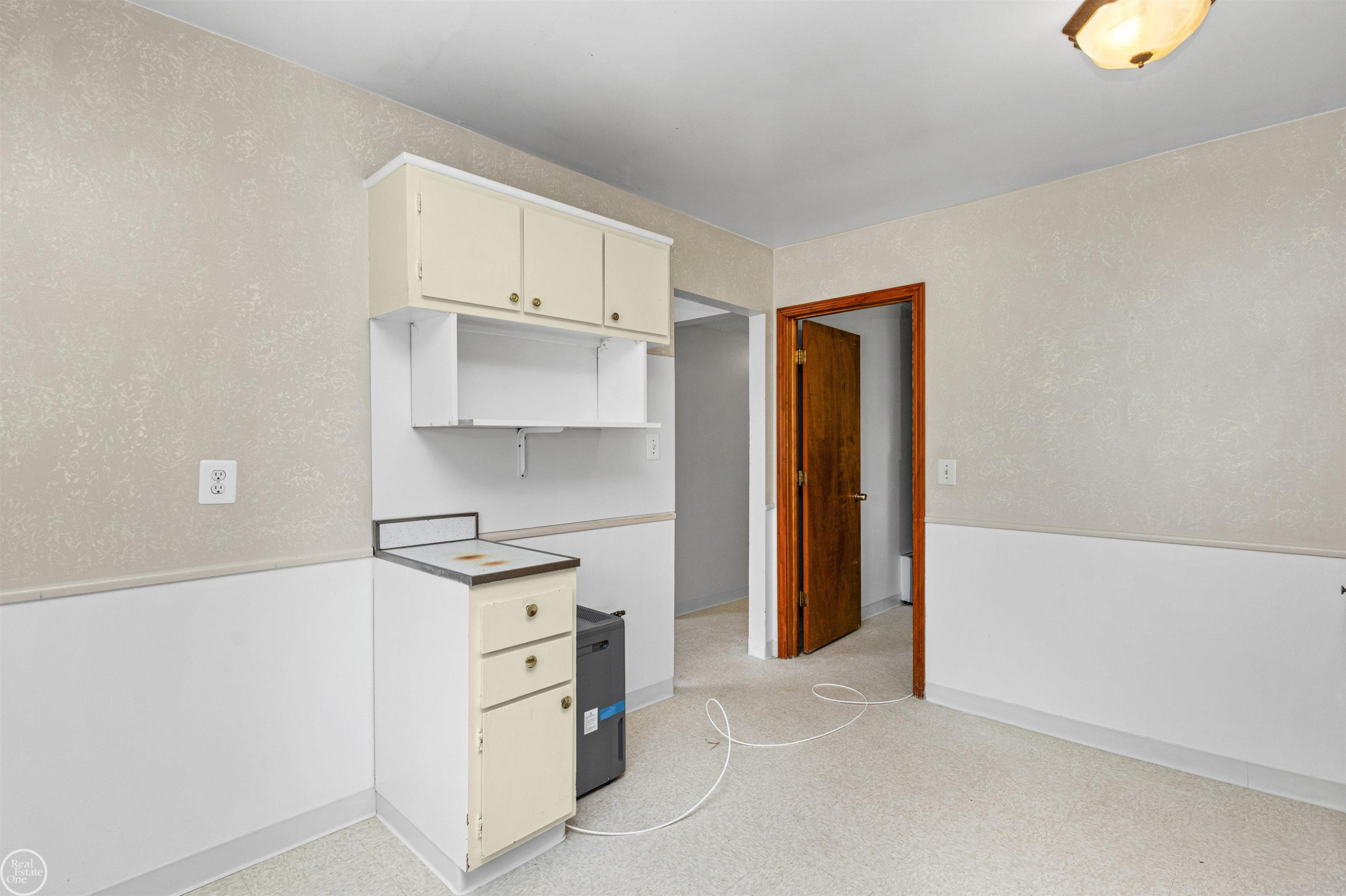 6793 Prospect Avenue, Warren, MI 48091 — Photo 10