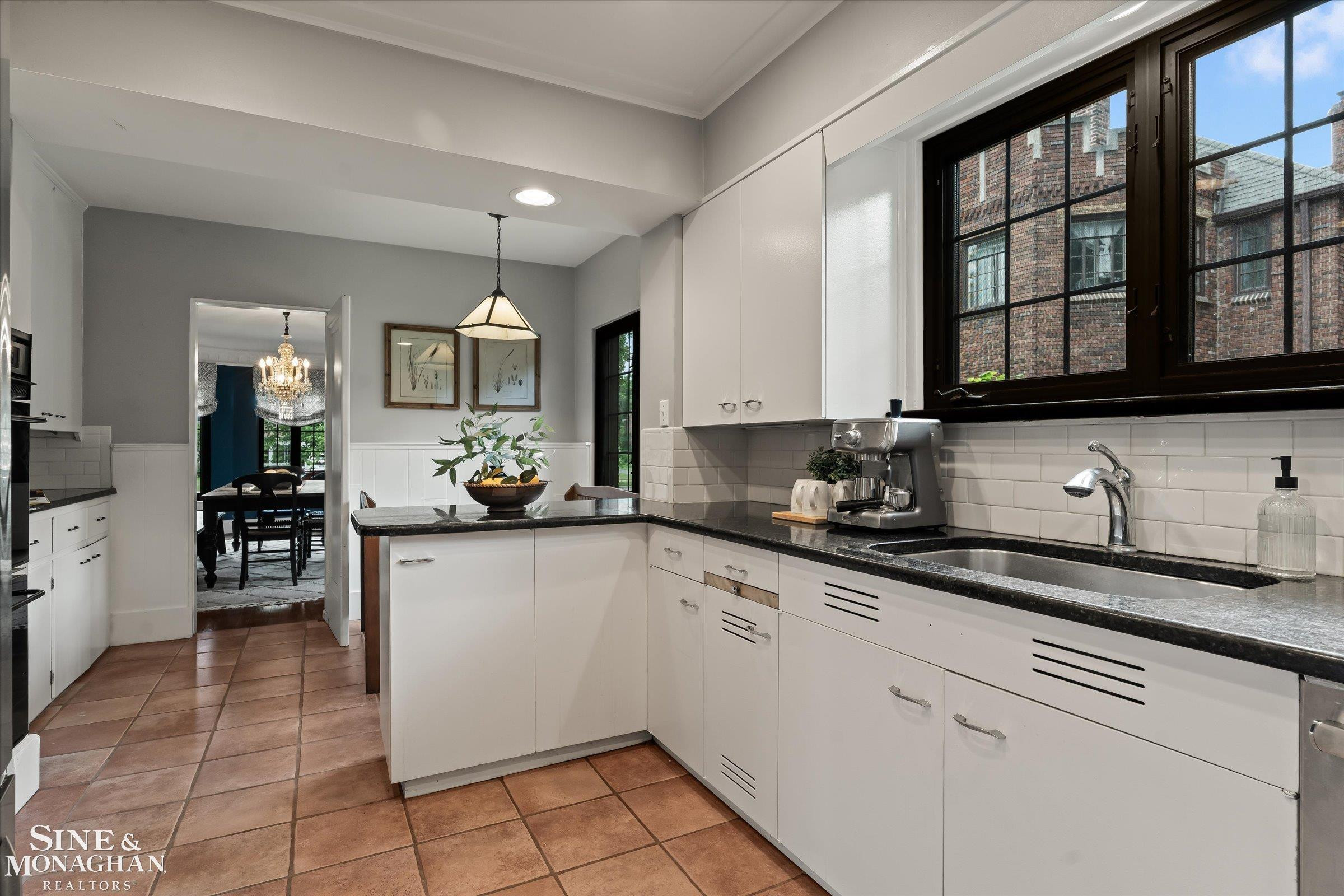 542 Lakepointe Street, Grosse Pointe Park, MI 48236 — Photo 11