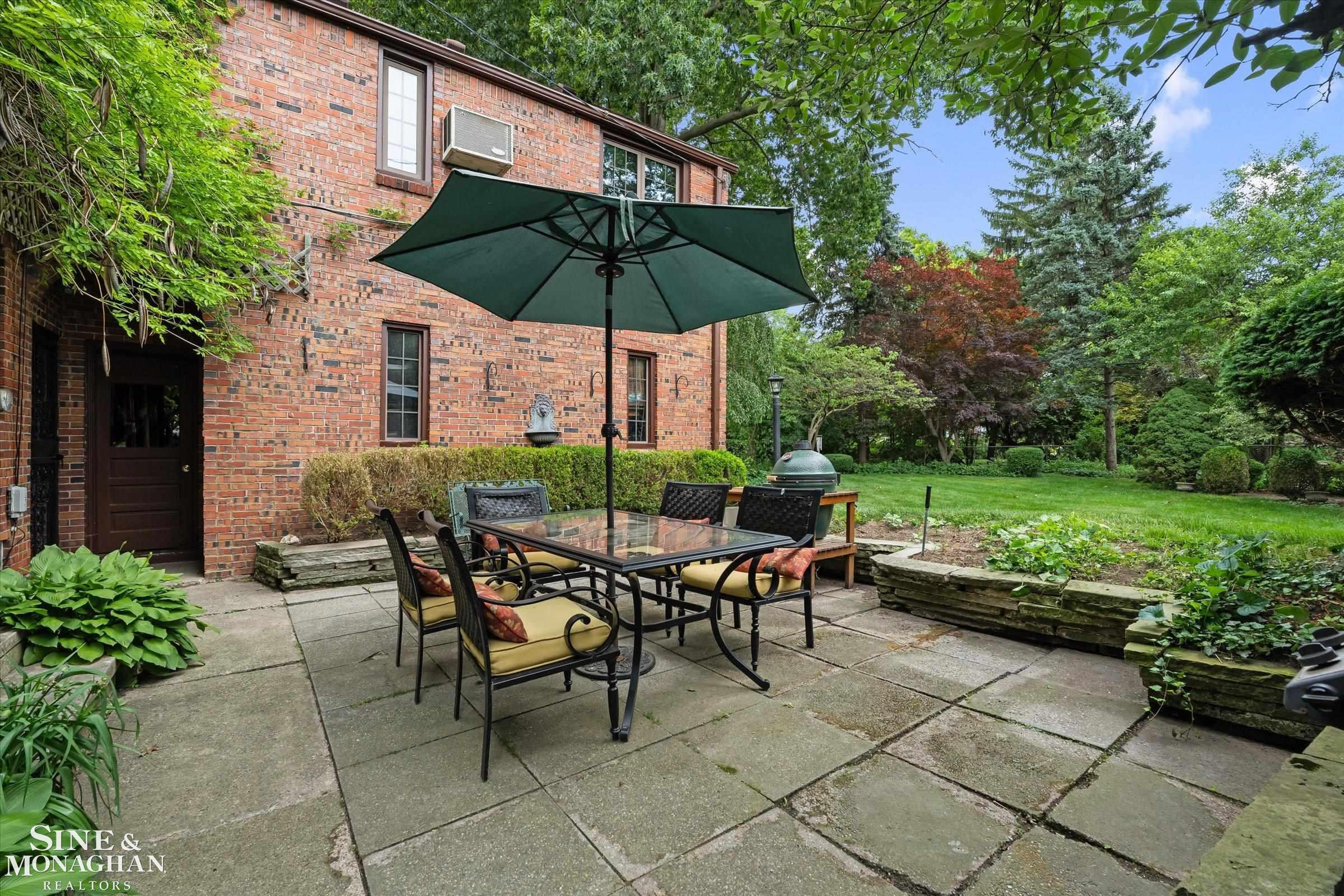 542 Lakepointe Street, Grosse Pointe Park, MI 48236 — Photo 37