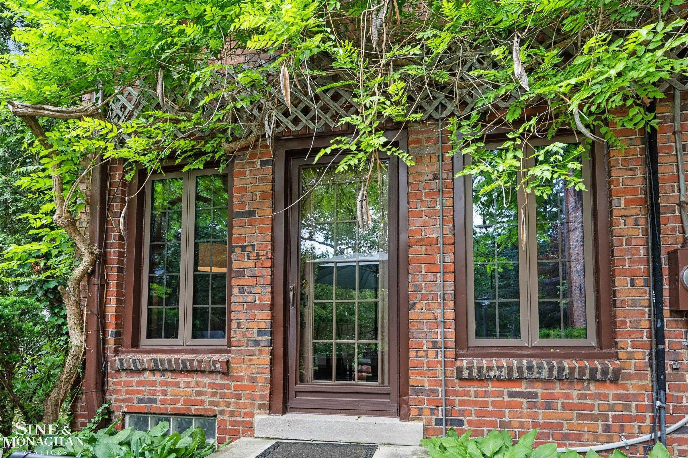 542 Lakepointe Street, Grosse Pointe Park, MI 48236 — Photo 38