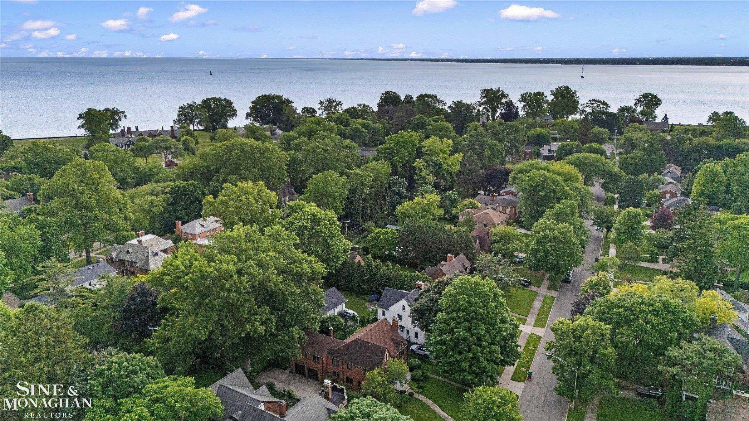 542 Lakepointe Street, Grosse Pointe Park, MI 48236 — Photo 43