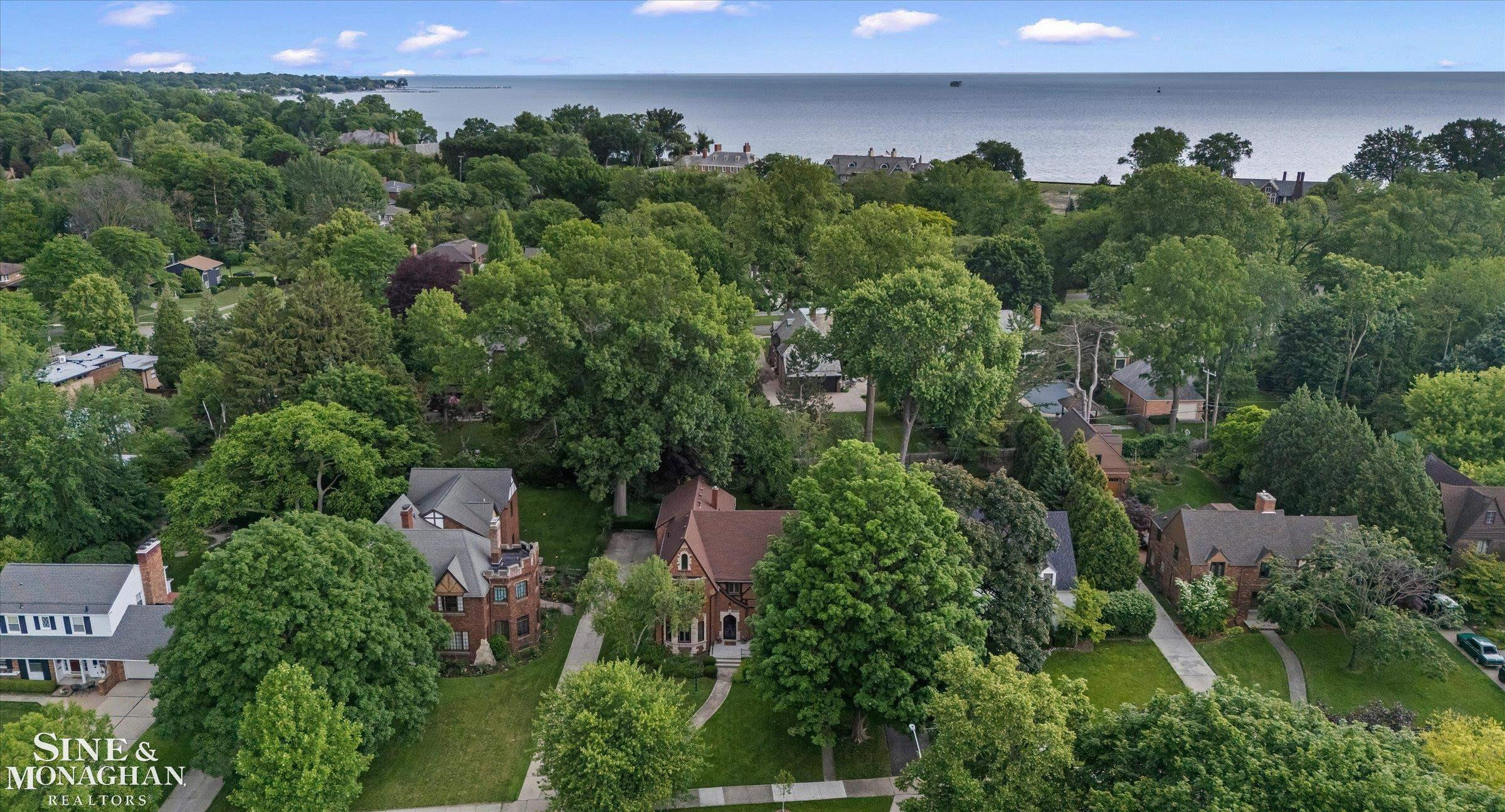 542 Lakepointe Street, Grosse Pointe Park, MI 48236 — Photo 44