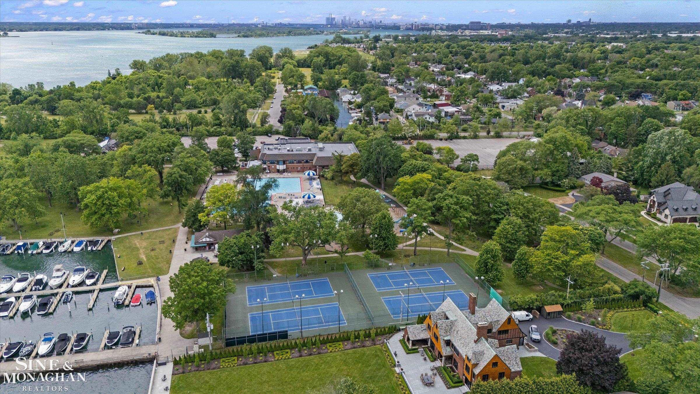 542 Lakepointe Street, Grosse Pointe Park, MI 48236 — Photo 47