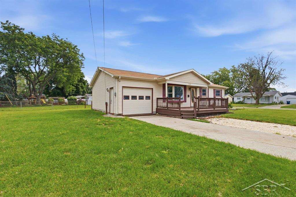 708 Piper Drive, Saginaw, MI 48604 — Photo 2