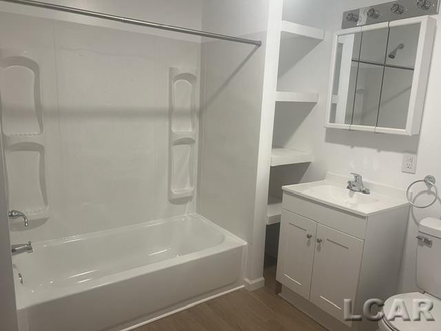 445 W Maumee Street, Apt A, Adrian, MI 49221 — Photo 4