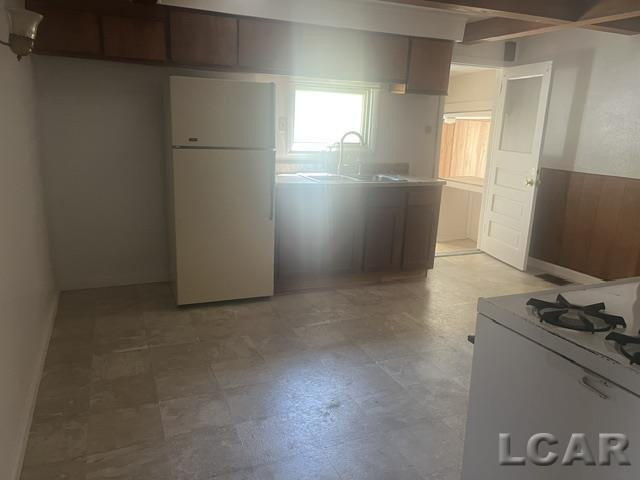 445 W Maumee Street, Apt A, Adrian, MI 49221 — Photo 7