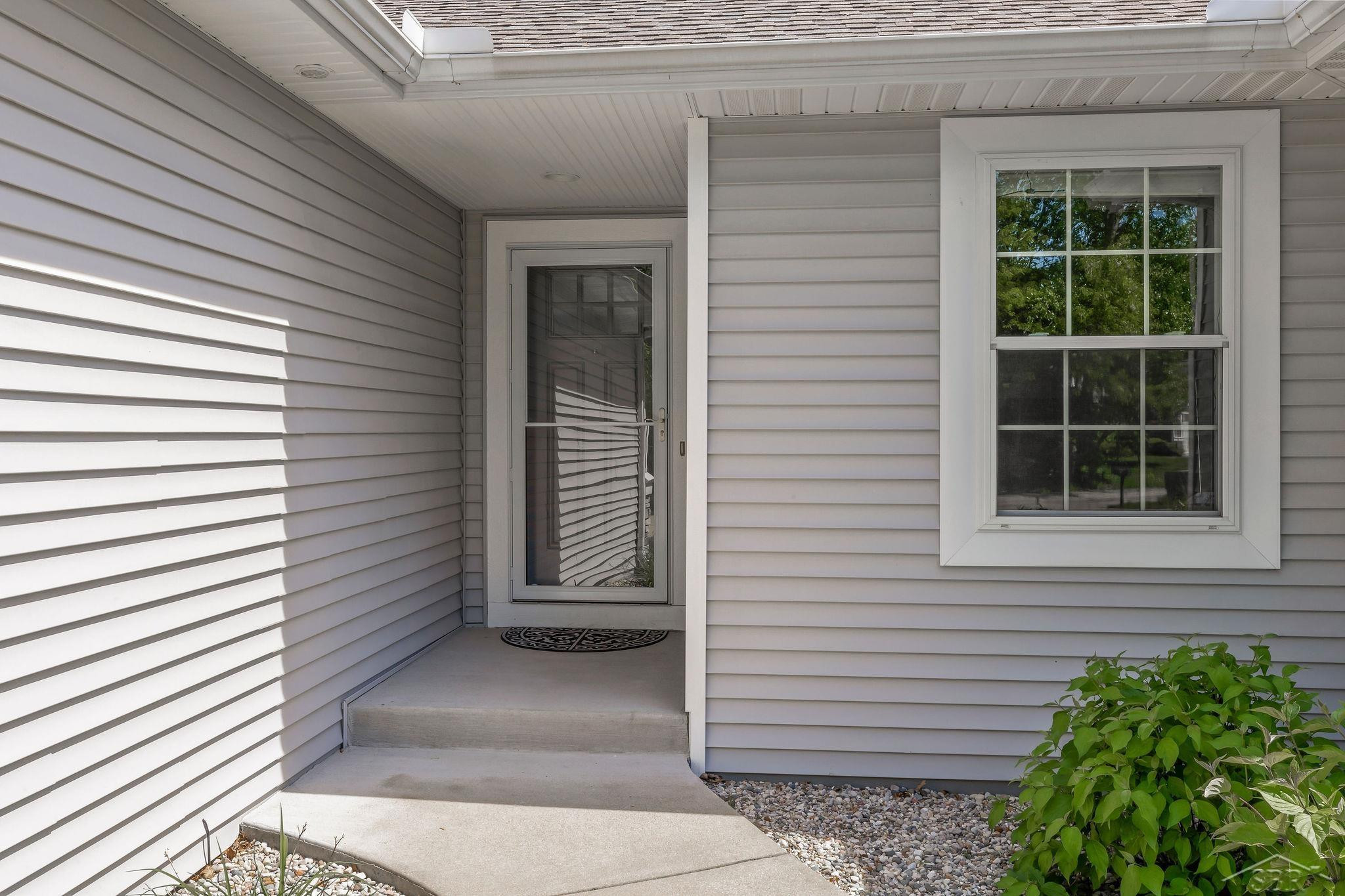 2616 Deerwood Circle, Midland, MI 48642 — Photo 4