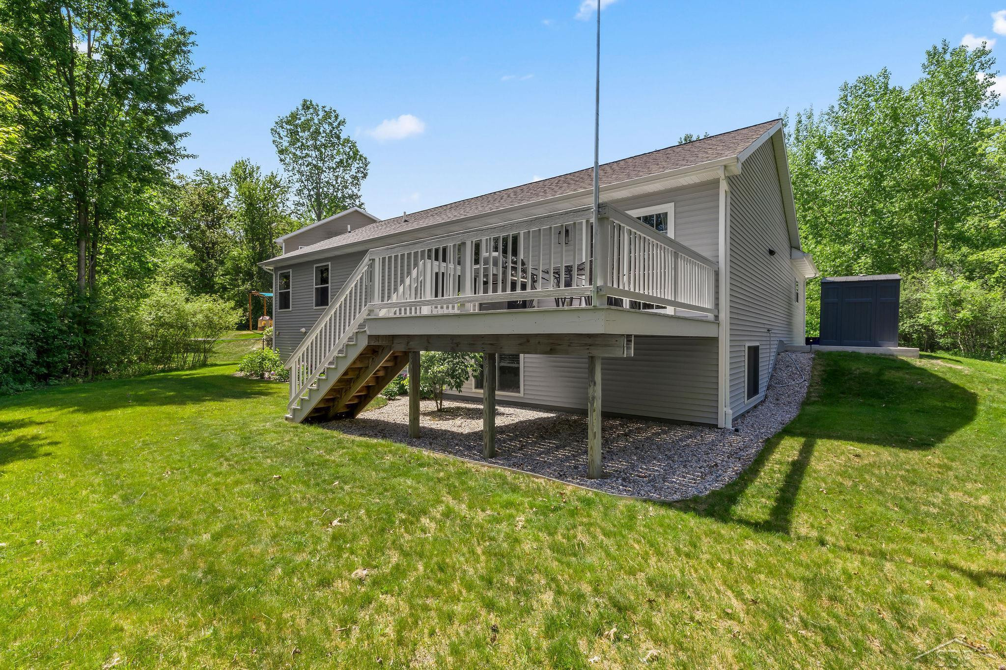 2616 Deerwood Circle, Midland, MI 48642 — Photo 6