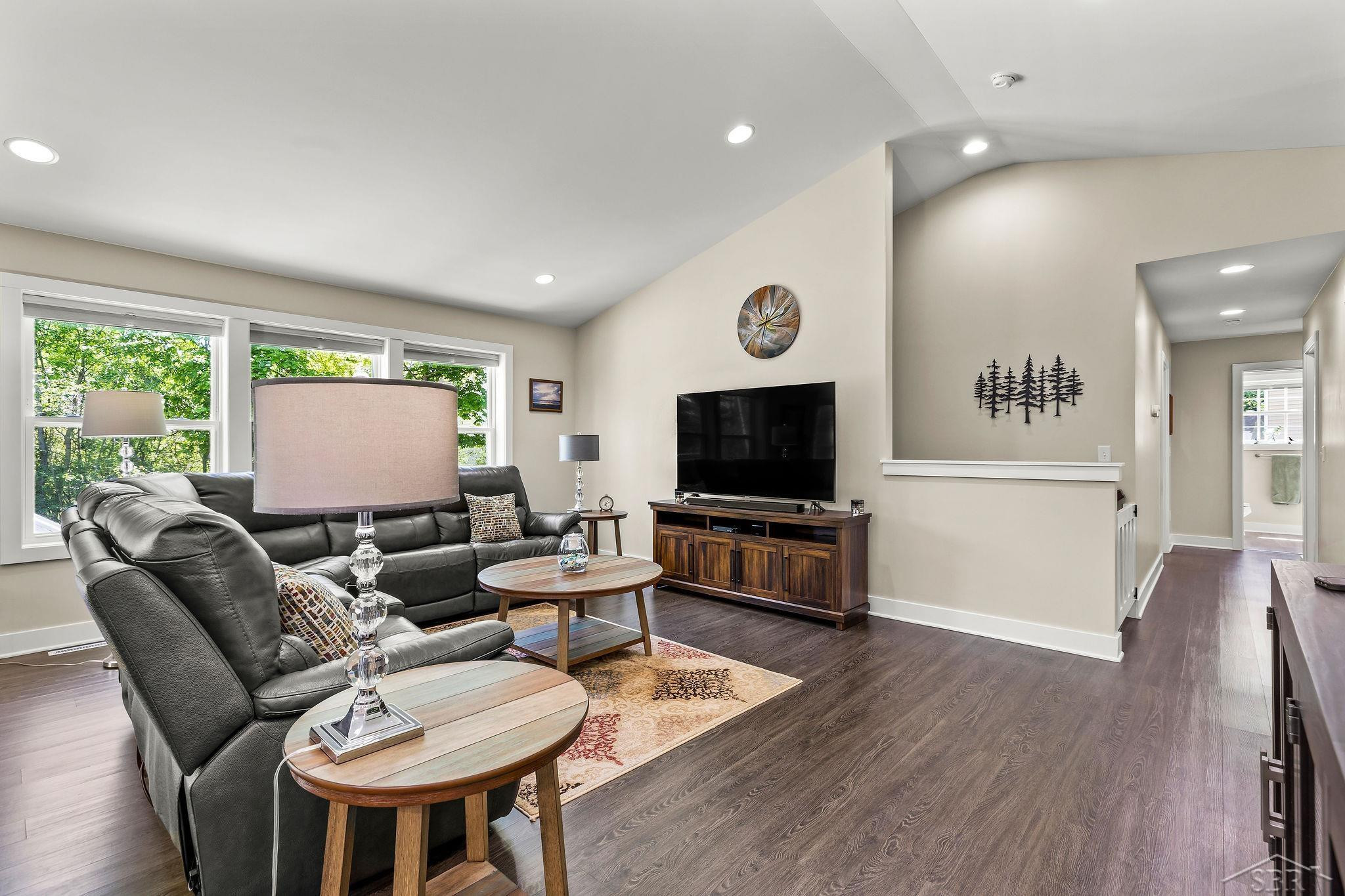 2616 Deerwood Circle, Midland, MI 48642 — Photo 8