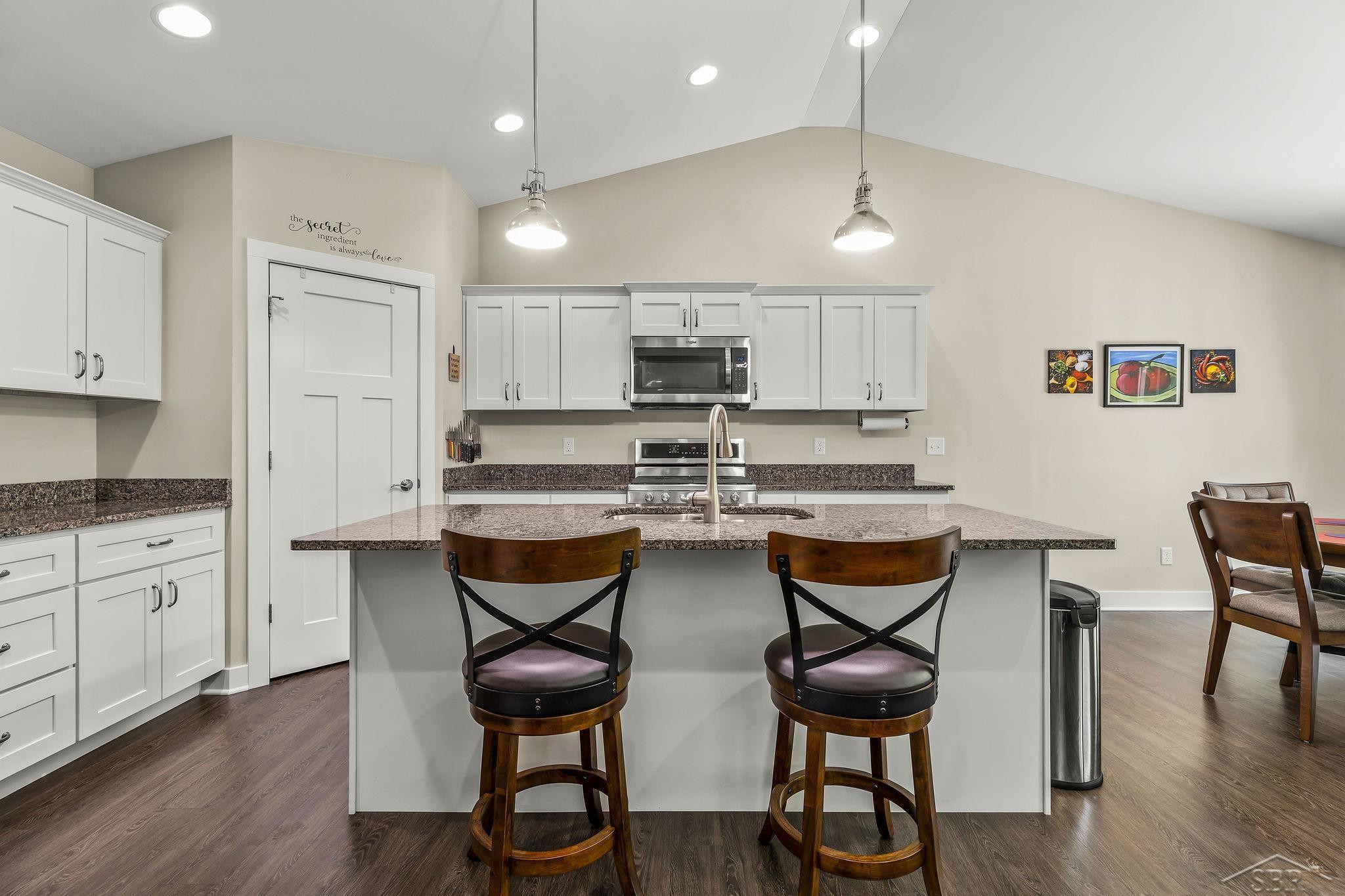 2616 Deerwood Circle, Midland, MI 48642 — Photo 9