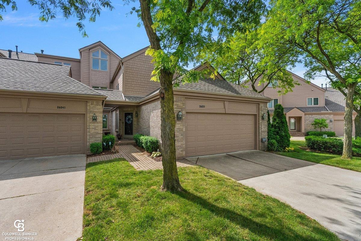 26031 N harbour pointe dr n Drive, UNIT #9, MI