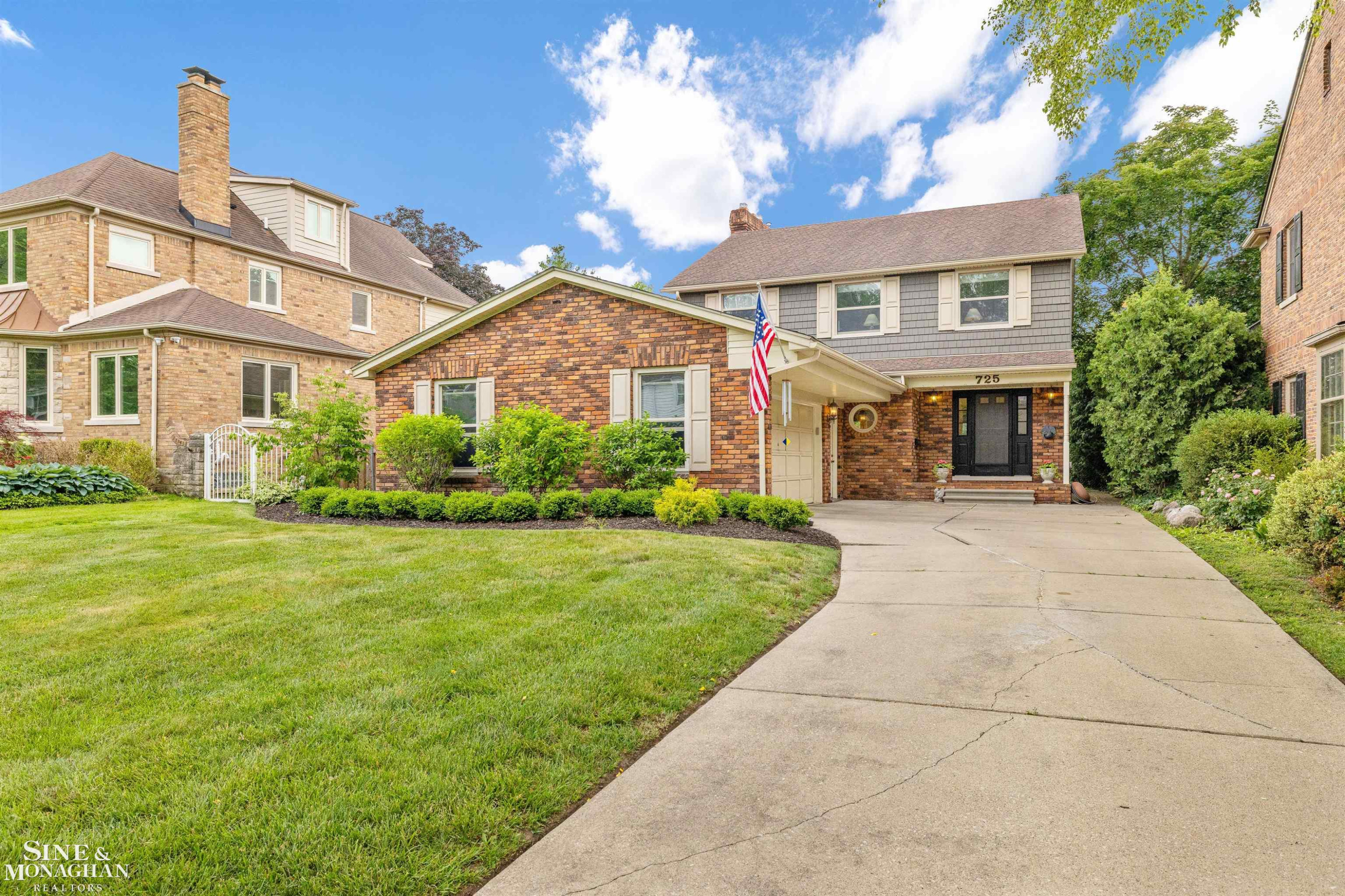 725 Fisher Road, Grosse Pointe, MI 48230 — front exterior