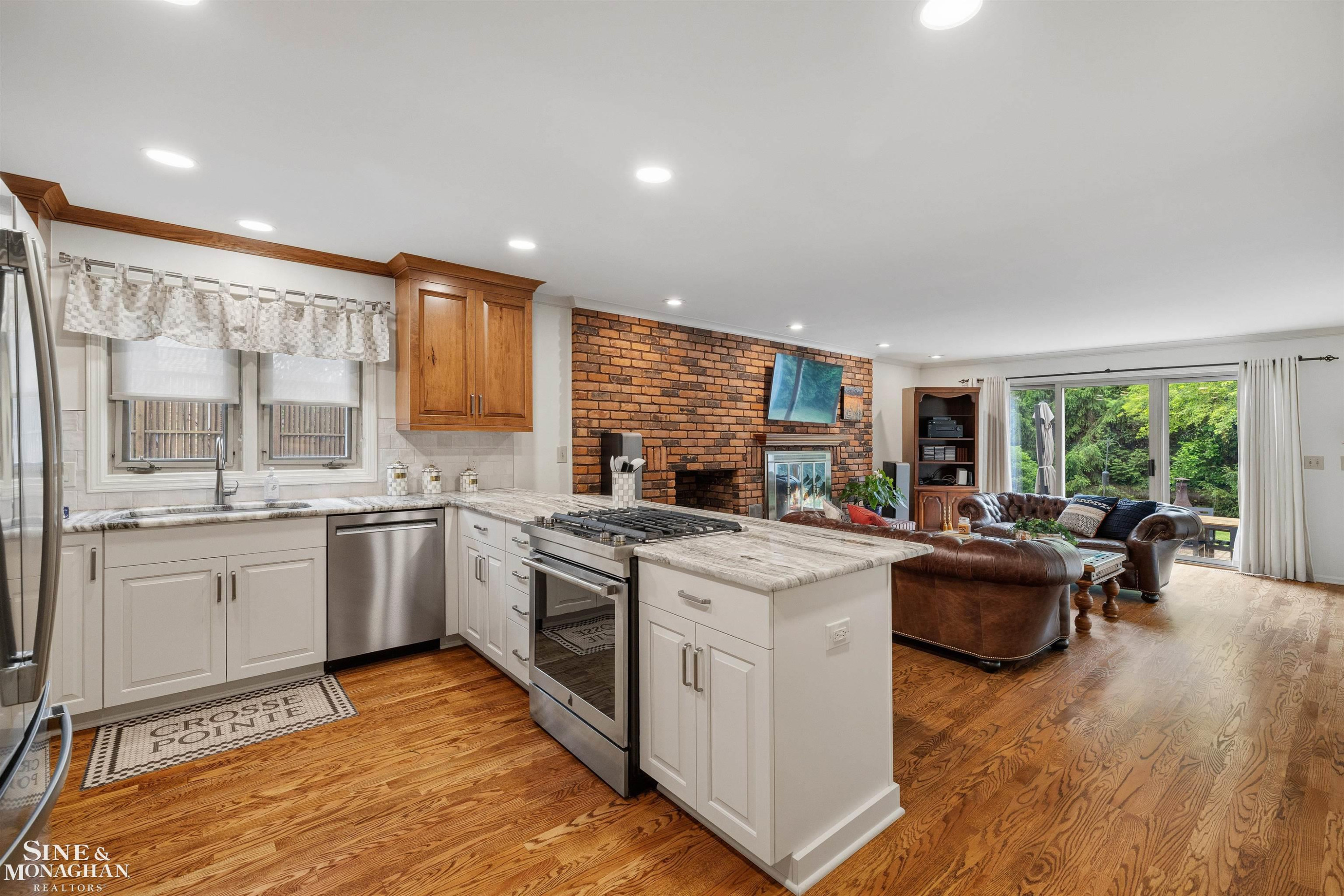 725 Fisher Road, Grosse Pointe, MI 48230 — Photo 18