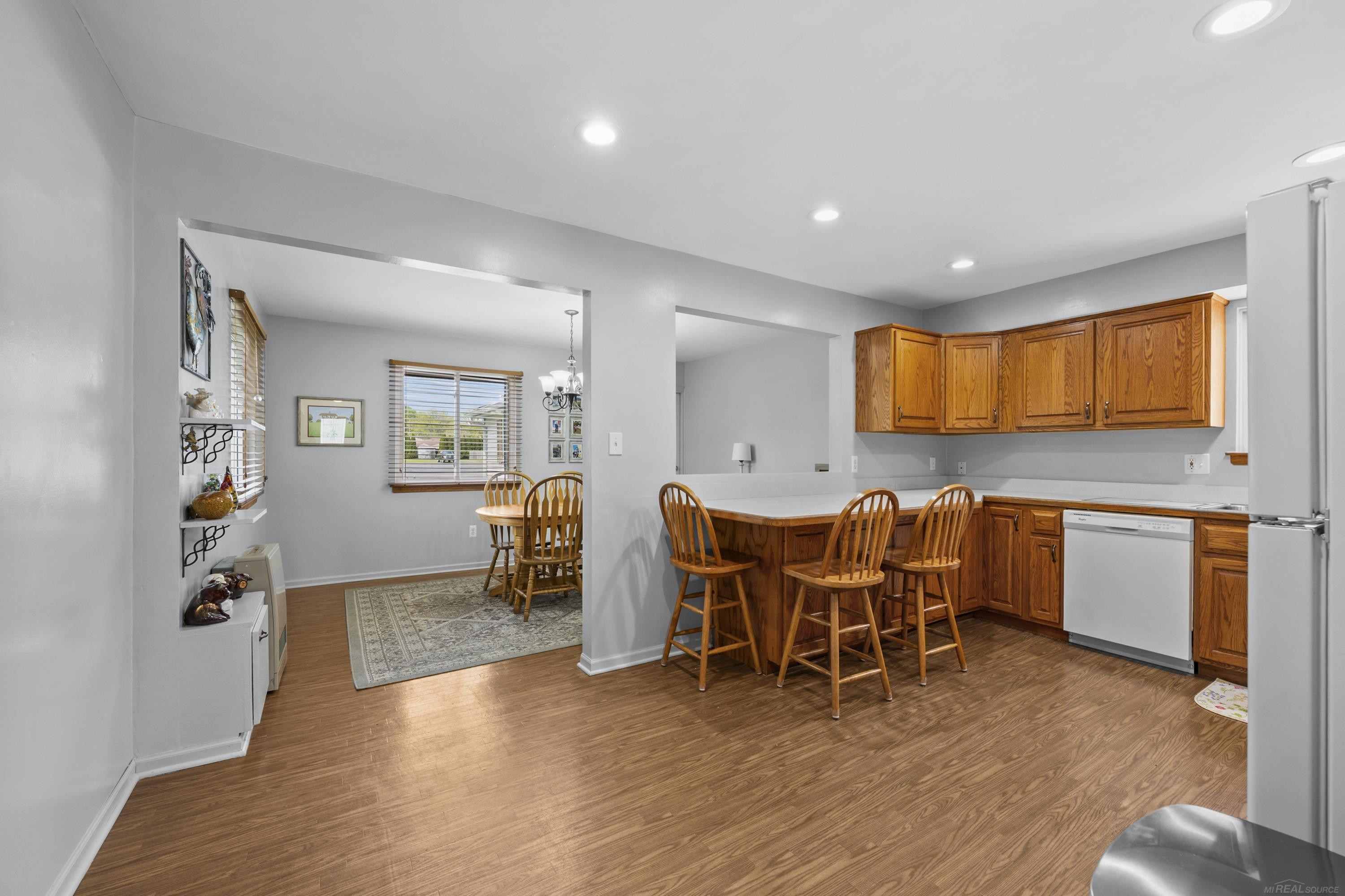 8607 Leslie Drive, Sterling Heights, MI 48314 — Photo 14
