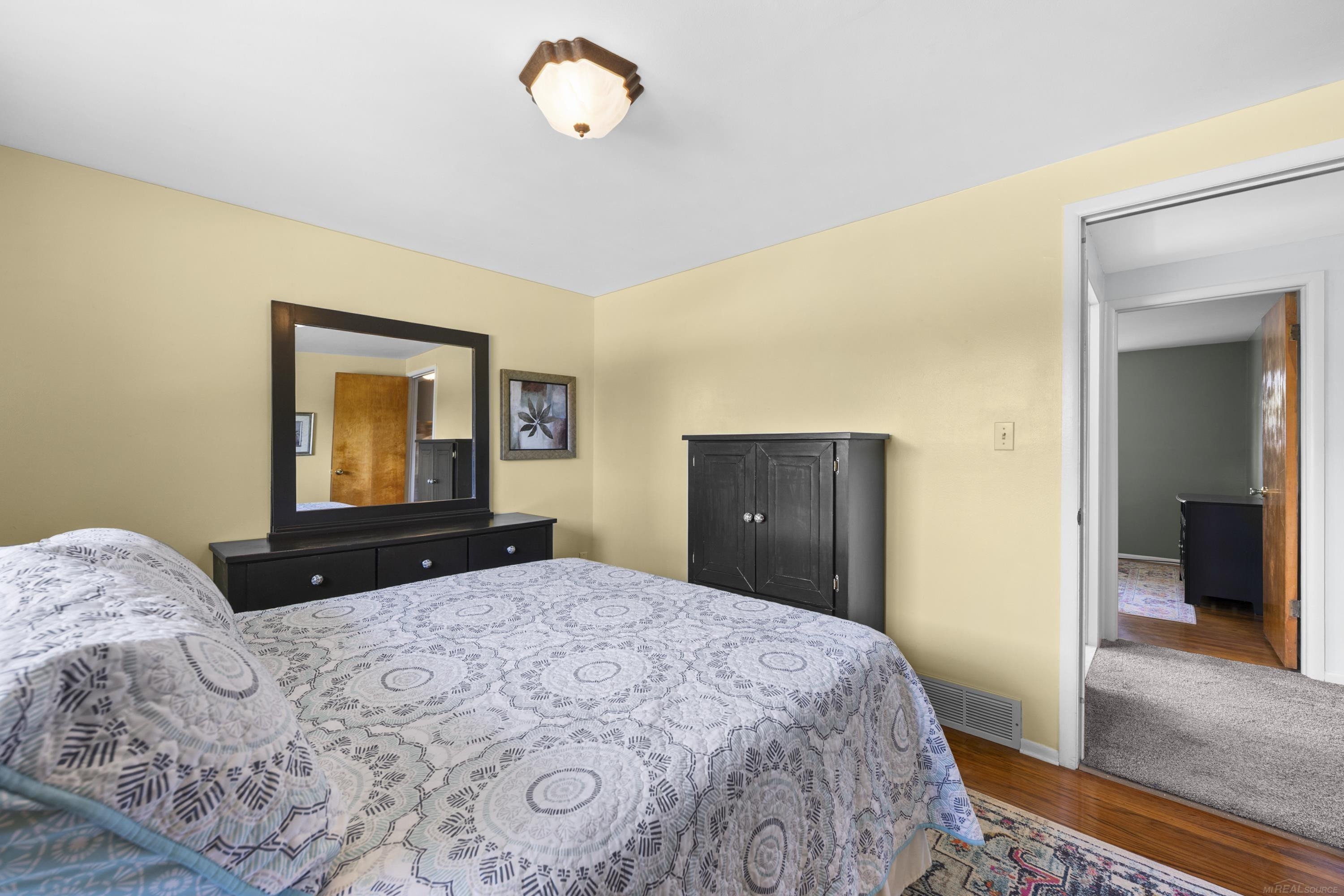 8607 Leslie Drive, Sterling Heights, MI 48314 — Photo 25