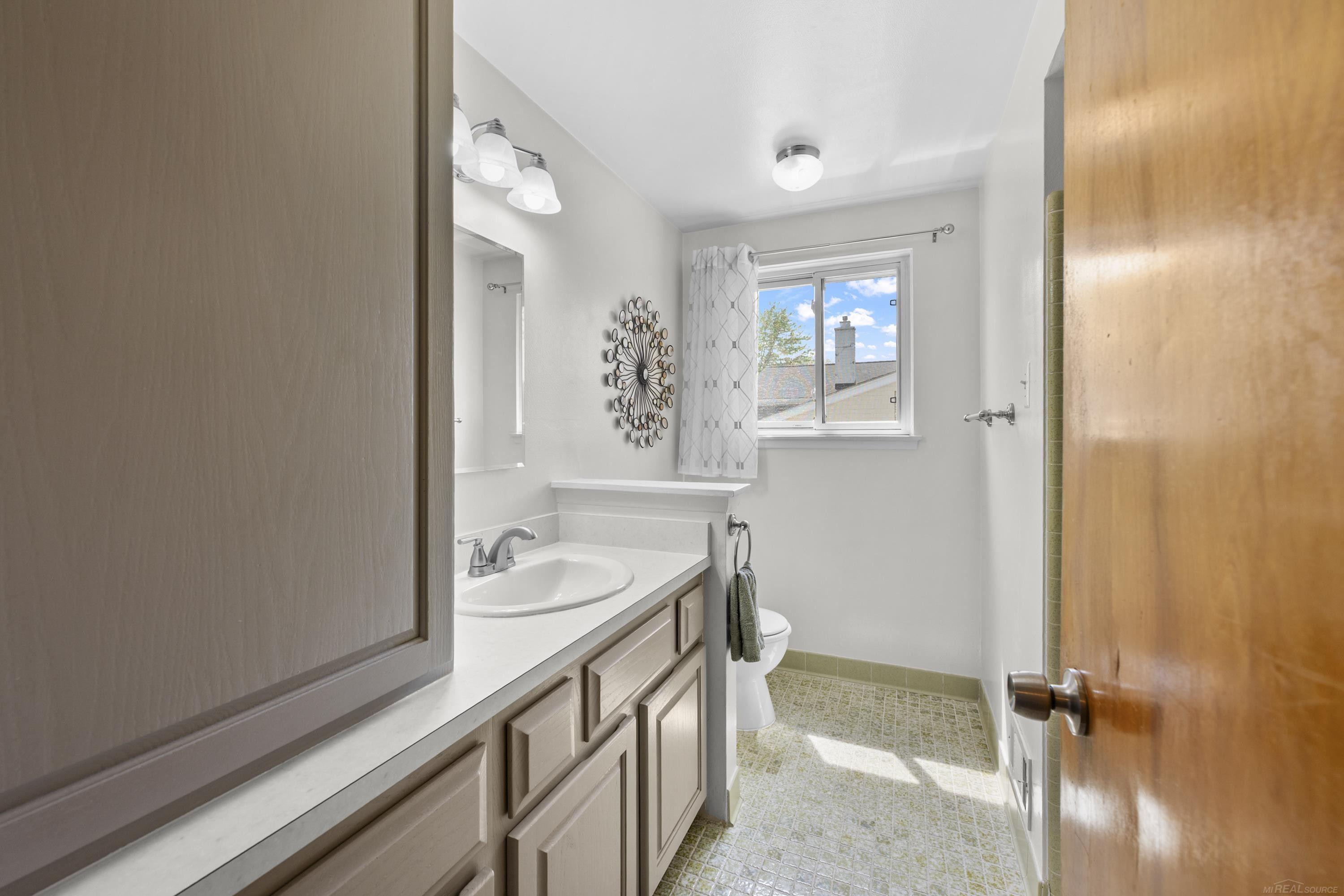 8607 Leslie Drive, Sterling Heights, MI 48314 — Photo 31