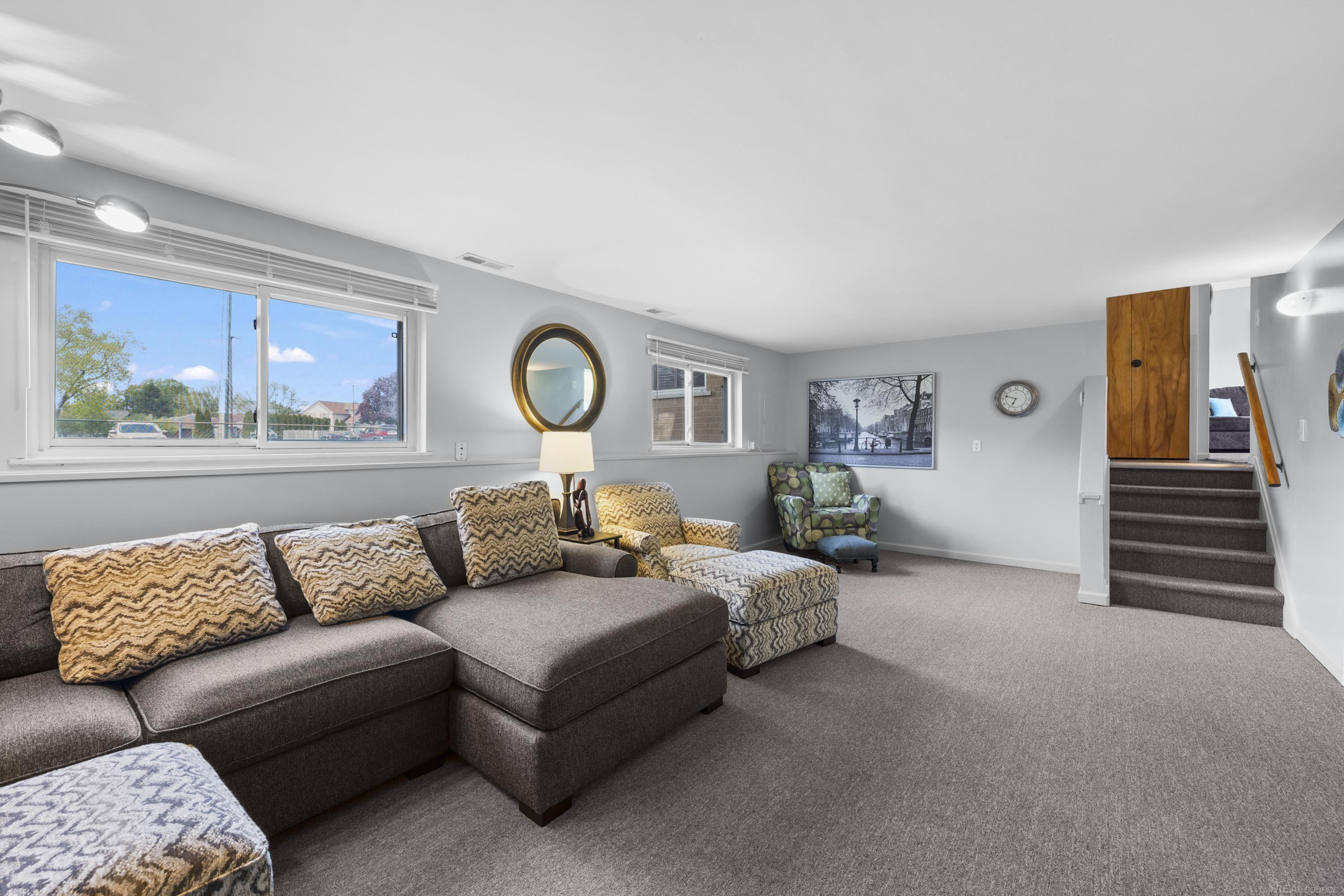 8607 Leslie Drive, Sterling Heights, MI 48314 — Photo 34