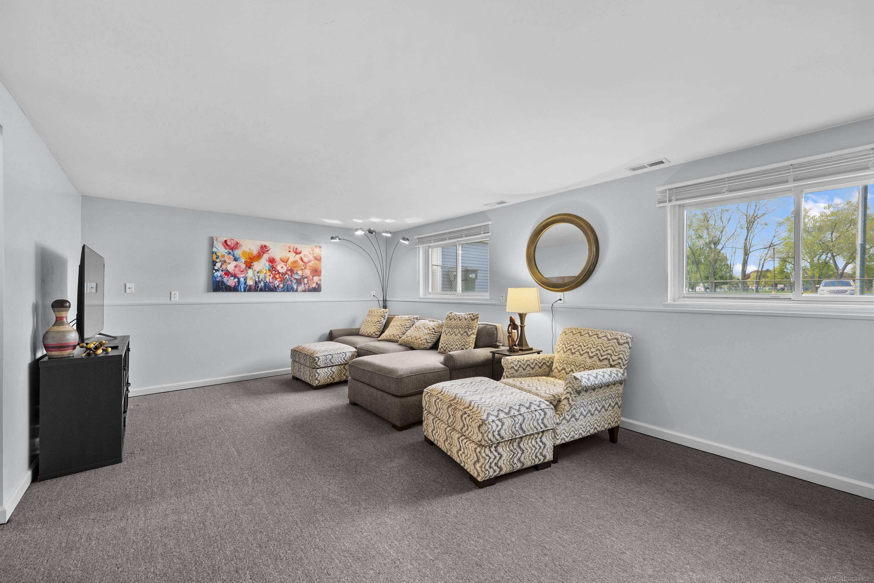 8607 Leslie Drive, Sterling Heights, MI 48314 — Photo 35