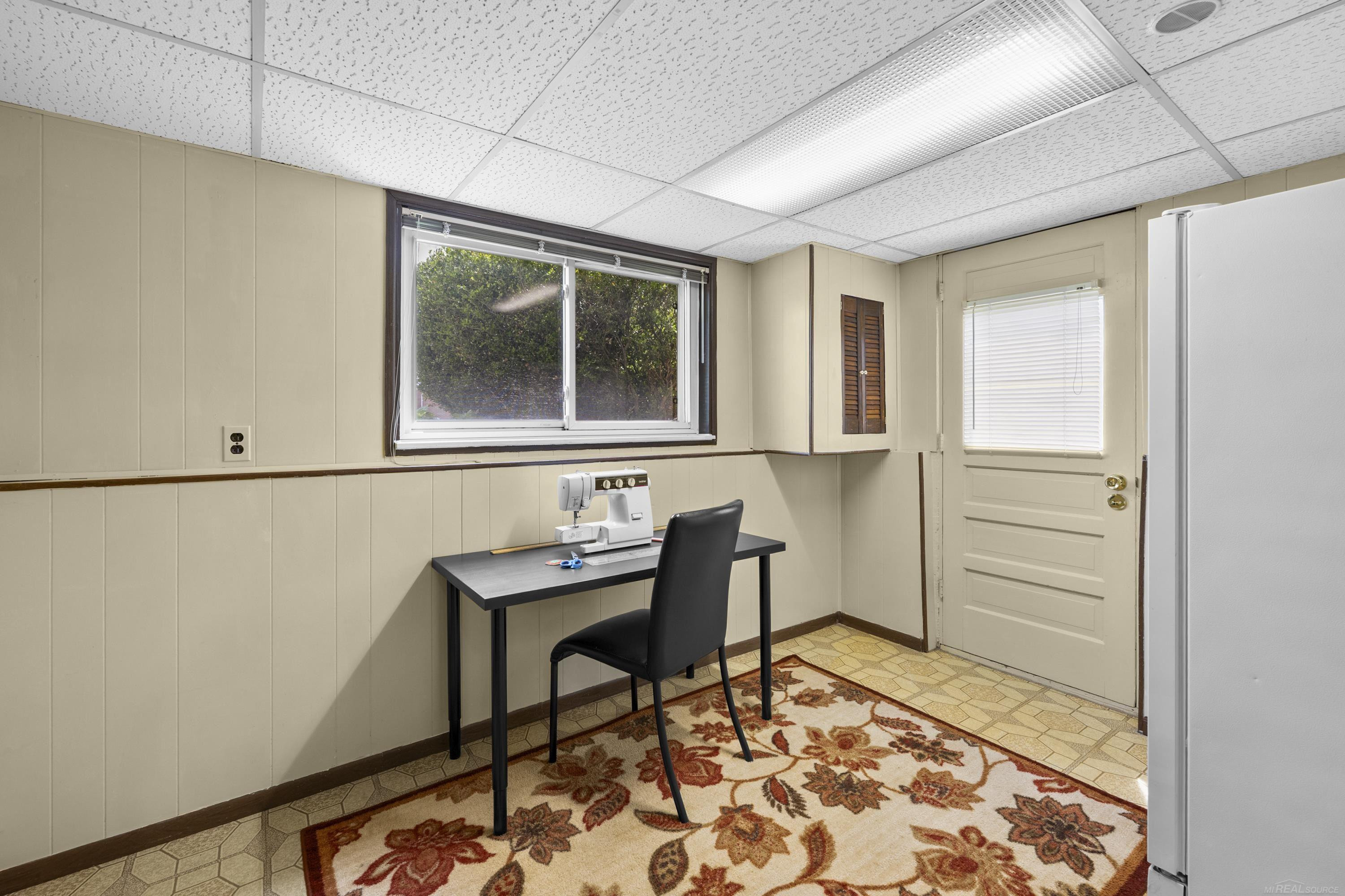 8607 Leslie Drive, Sterling Heights, MI 48314 — Photo 38