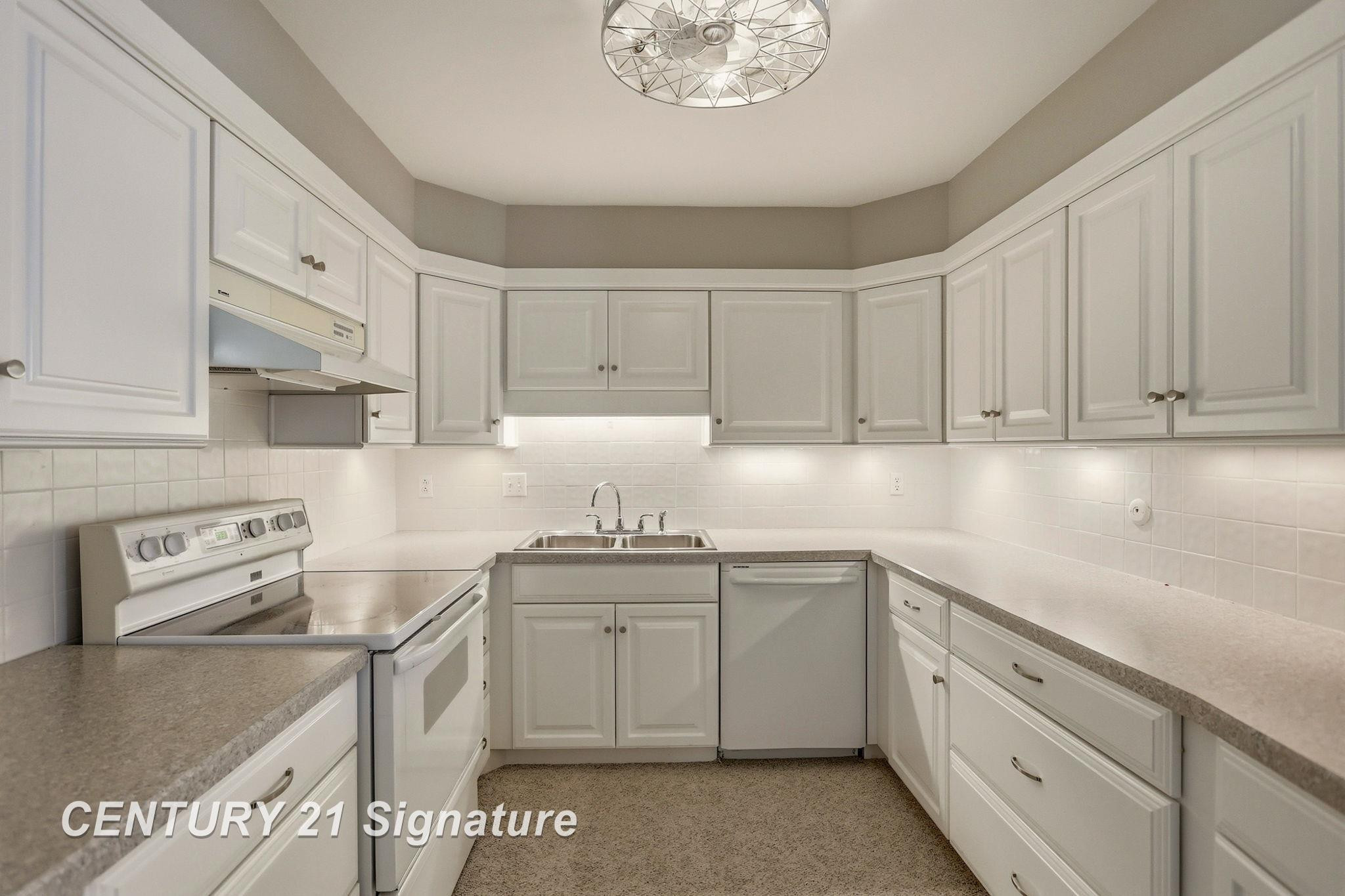 719 Kennely Road, E-78, Saginaw, MI 48609 — Photo 15