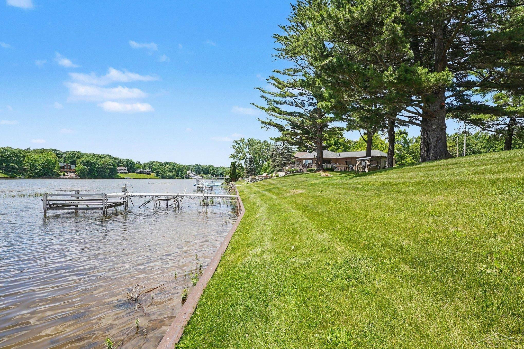 4991 N Pointe Drive, Sanford, MI 48657 — Photo 28