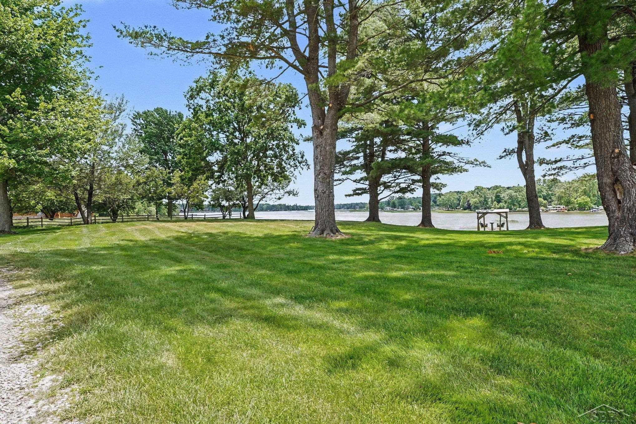 4991 N Pointe Drive, Sanford, MI 48657 — Photo 29