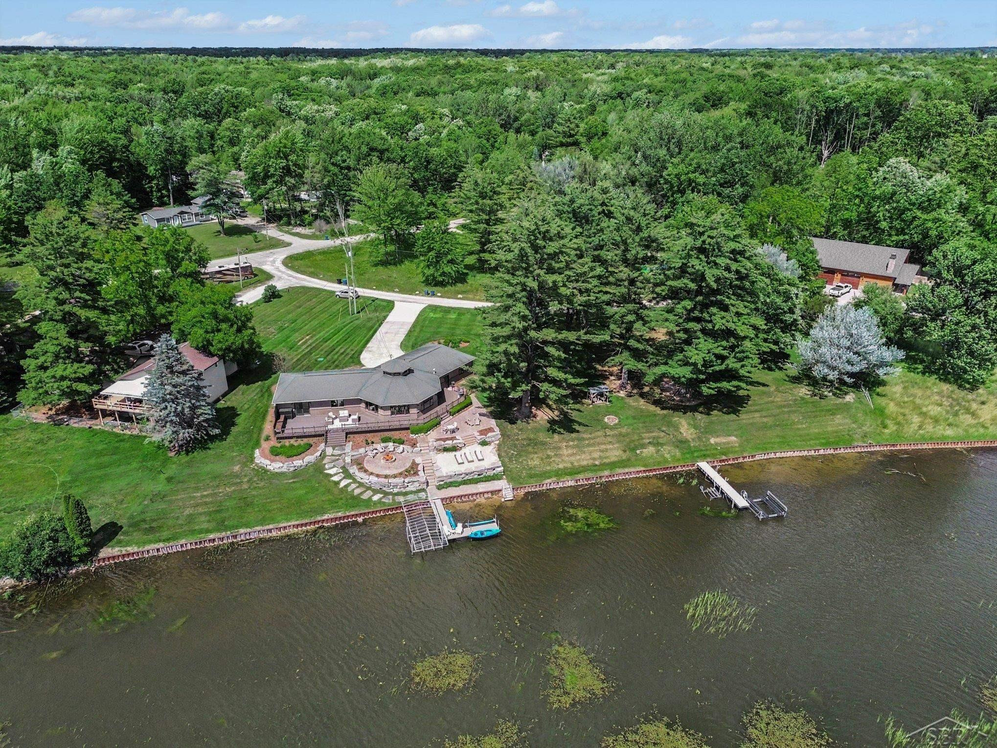 4991 N Pointe Drive, Sanford, MI 48657 — Photo 36