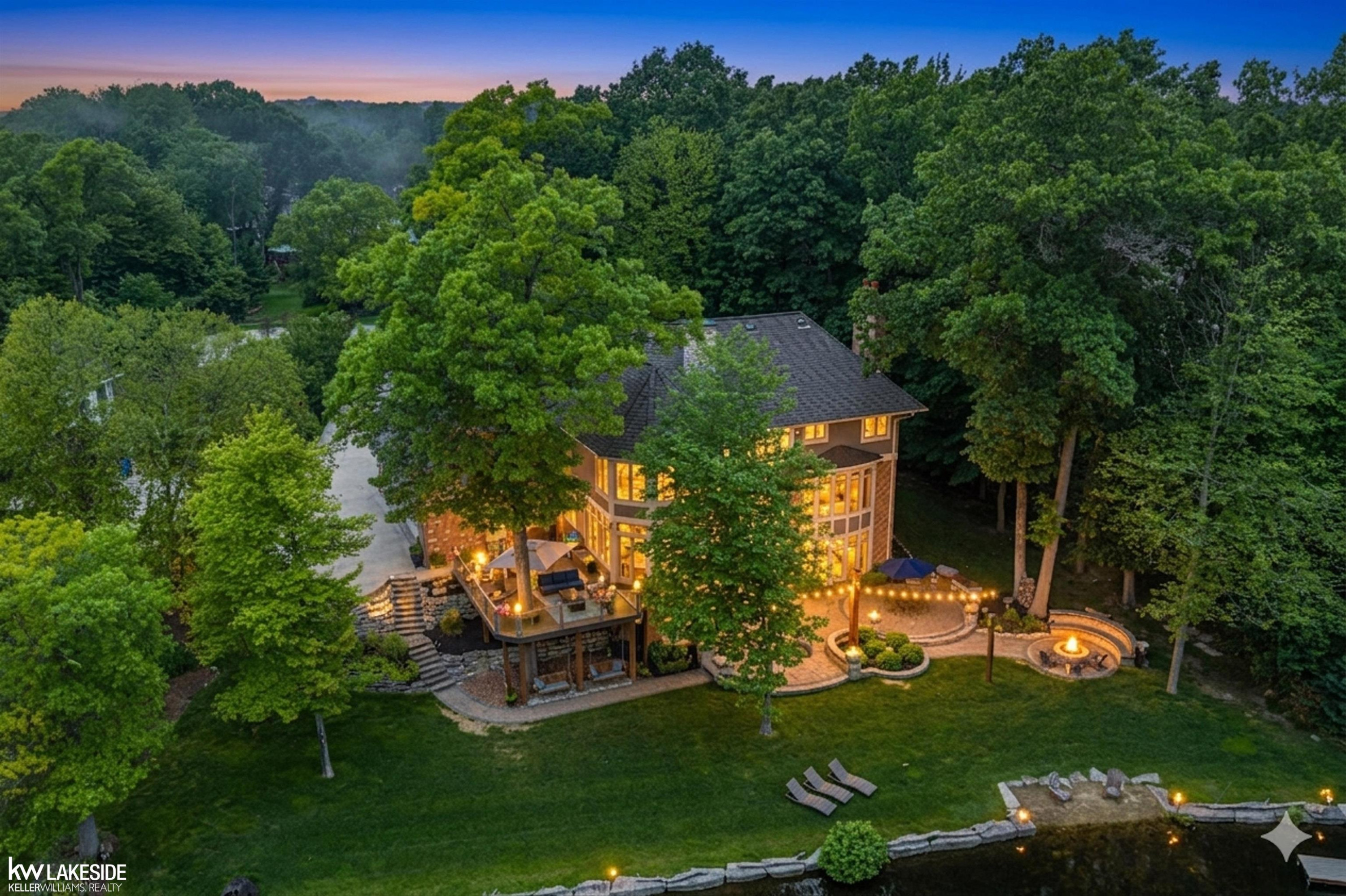 1868 Carsons Cove Cove, MI 48390 — Photo 2
