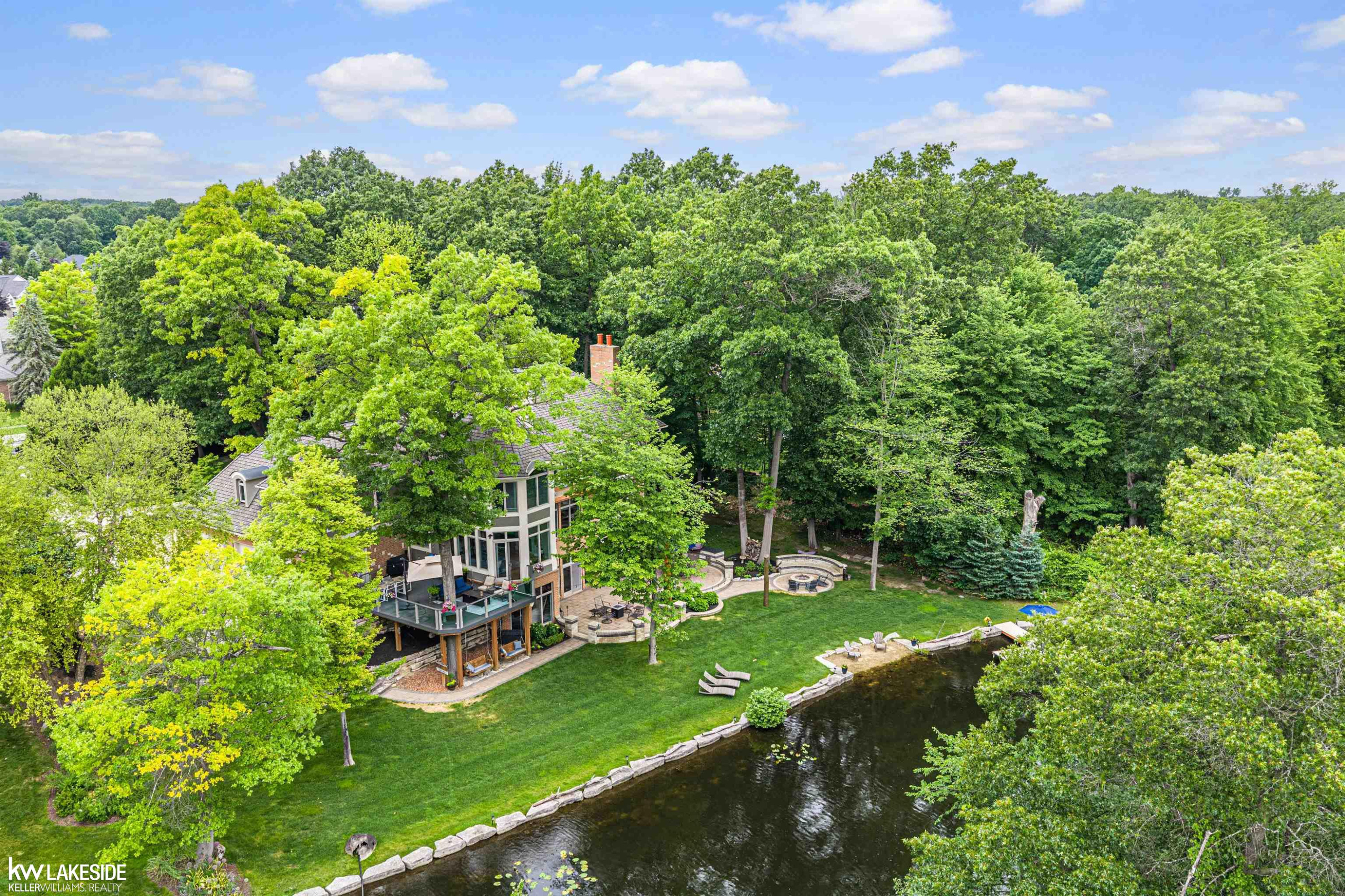 1868 Carsons Cove Cove, MI 48390 — Photo 13