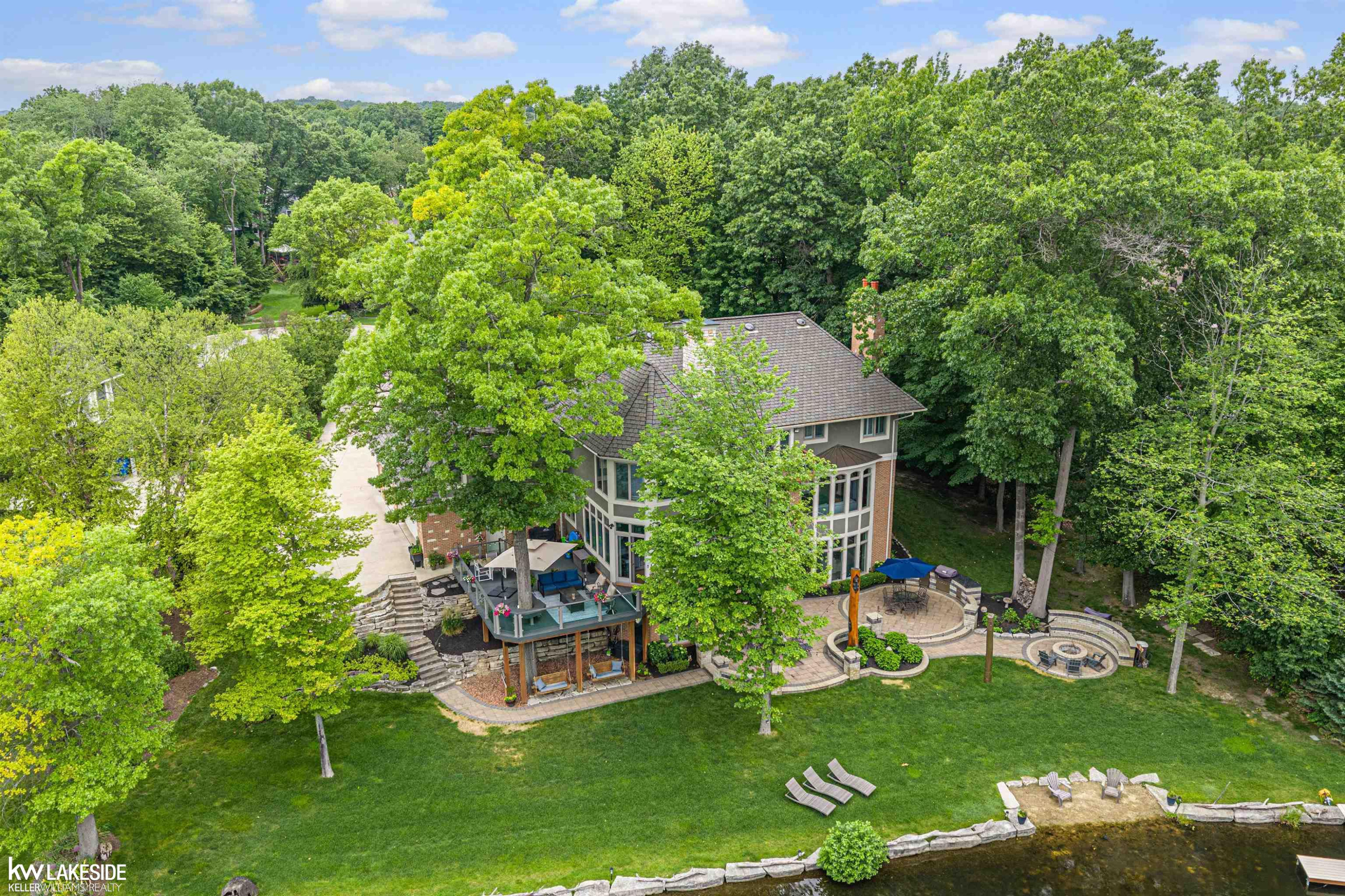 1868 Carsons Cove Cove, MI 48390 — Photo 14